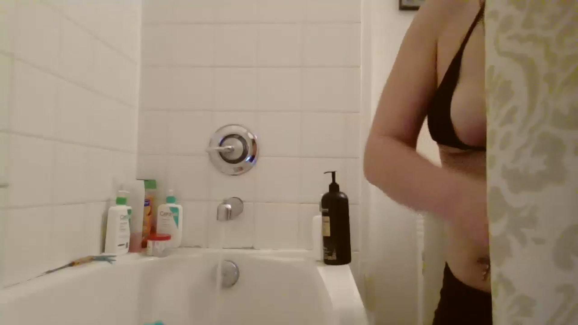 Gallery image thumbnail from SexxJunkiee's myfreecams stream on, 01/01/2025, 19:20 image 18 of 20