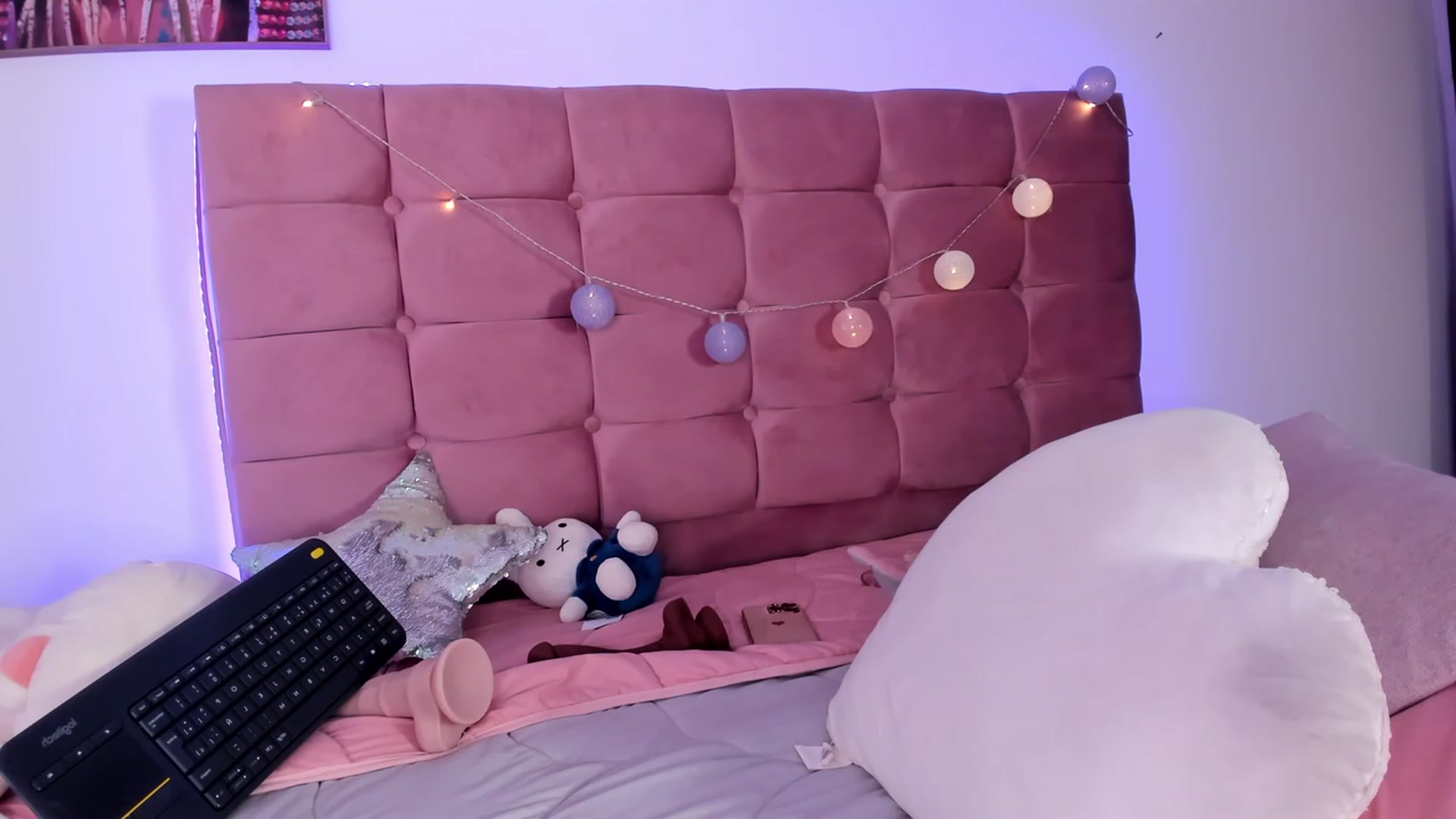 Gallery image thumbnail from Sexxx_natasha's myfreecams stream on, 03/15/2023, 01:02 image 4 of 20