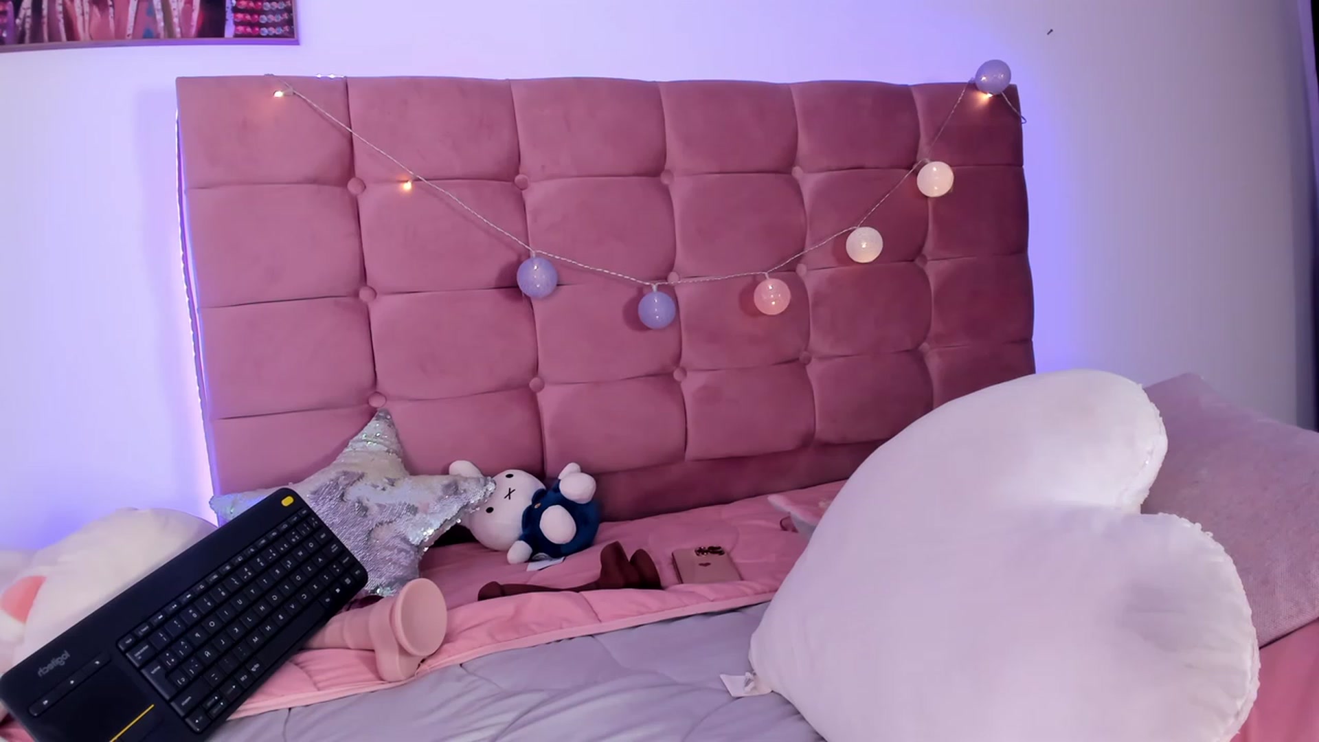 Gallery image thumbnail from Sexxx_natasha's myfreecams stream on, 03/15/2023, 01:02 image 5 of 20