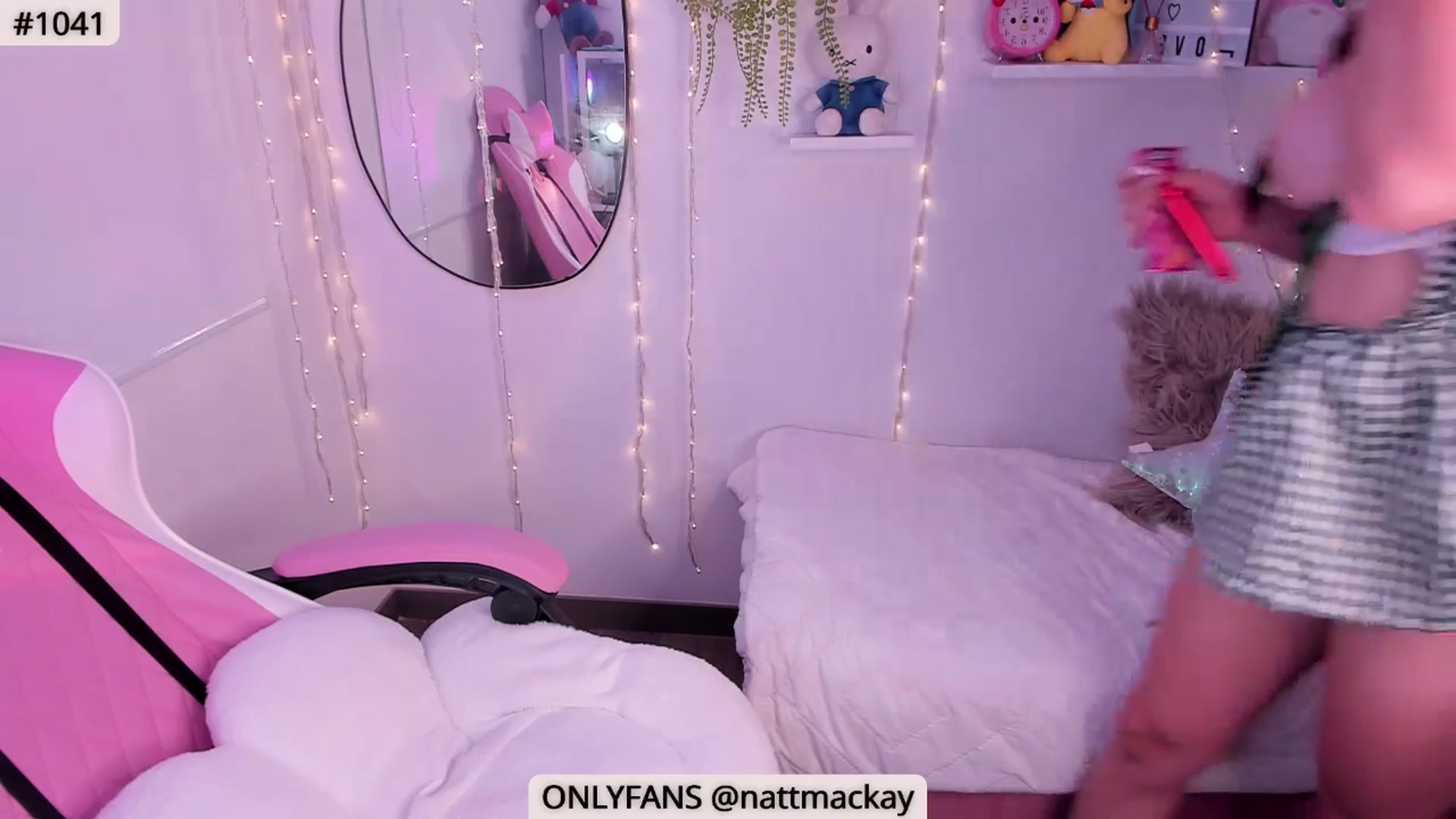 Gallery image thumbnail from Sexxx_natasha's myfreecams stream on, 03/17/2025, 17:57 image 11 of 20