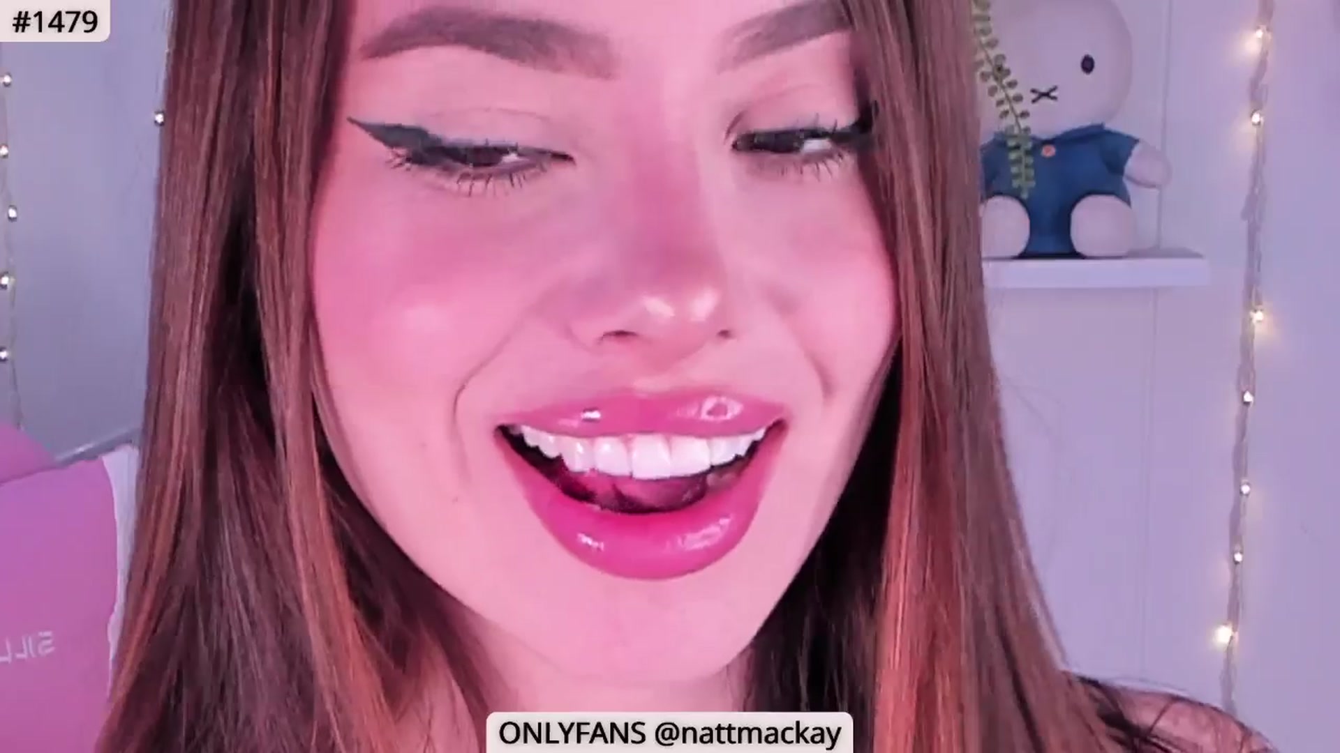 Gallery image thumbnail from Sexxx_natasha's myfreecams stream on, 04/15/2025, 03:34 image 14 of 20
