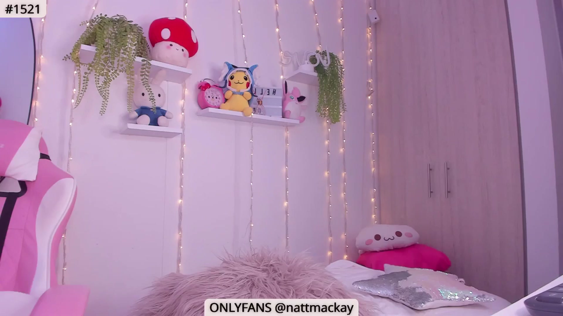Gallery image thumbnail from Sexxx_natasha's myfreecams stream on, 05/15/2025, 06:13 image 17 of 20