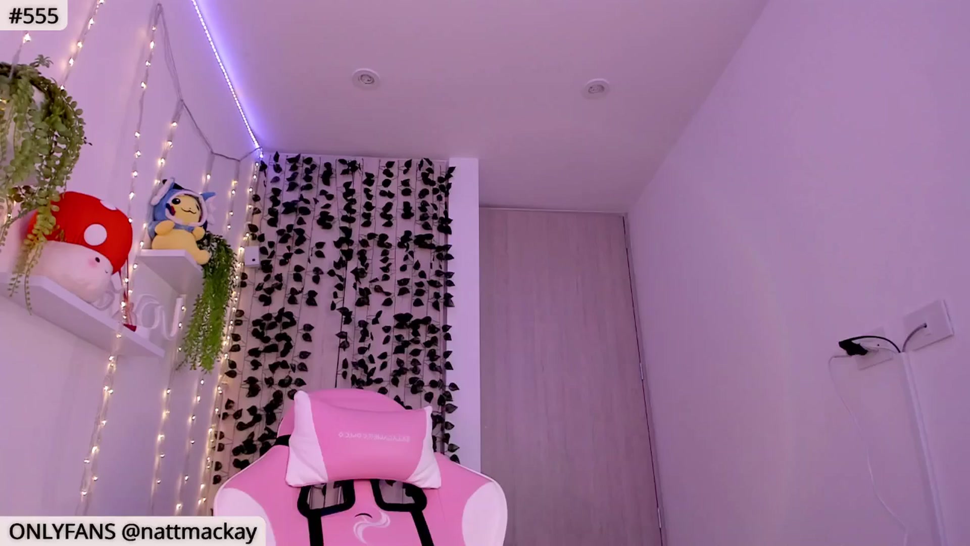 Gallery image thumbnail from Sexxx_natasha's myfreecams stream on, 10/07/2025, 02:16 image 1 of 20