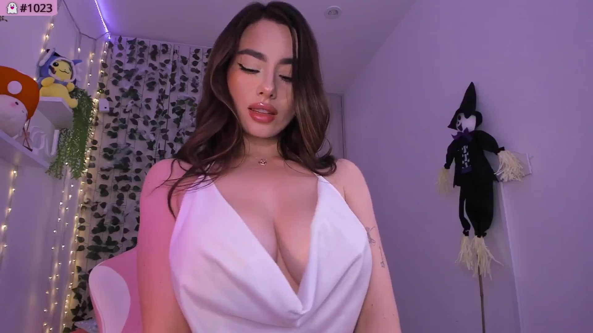 Gallery image thumbnail from Sexxx_natasha's myfreecams stream on, 11/28/2025, 07:04 image 3 of 20