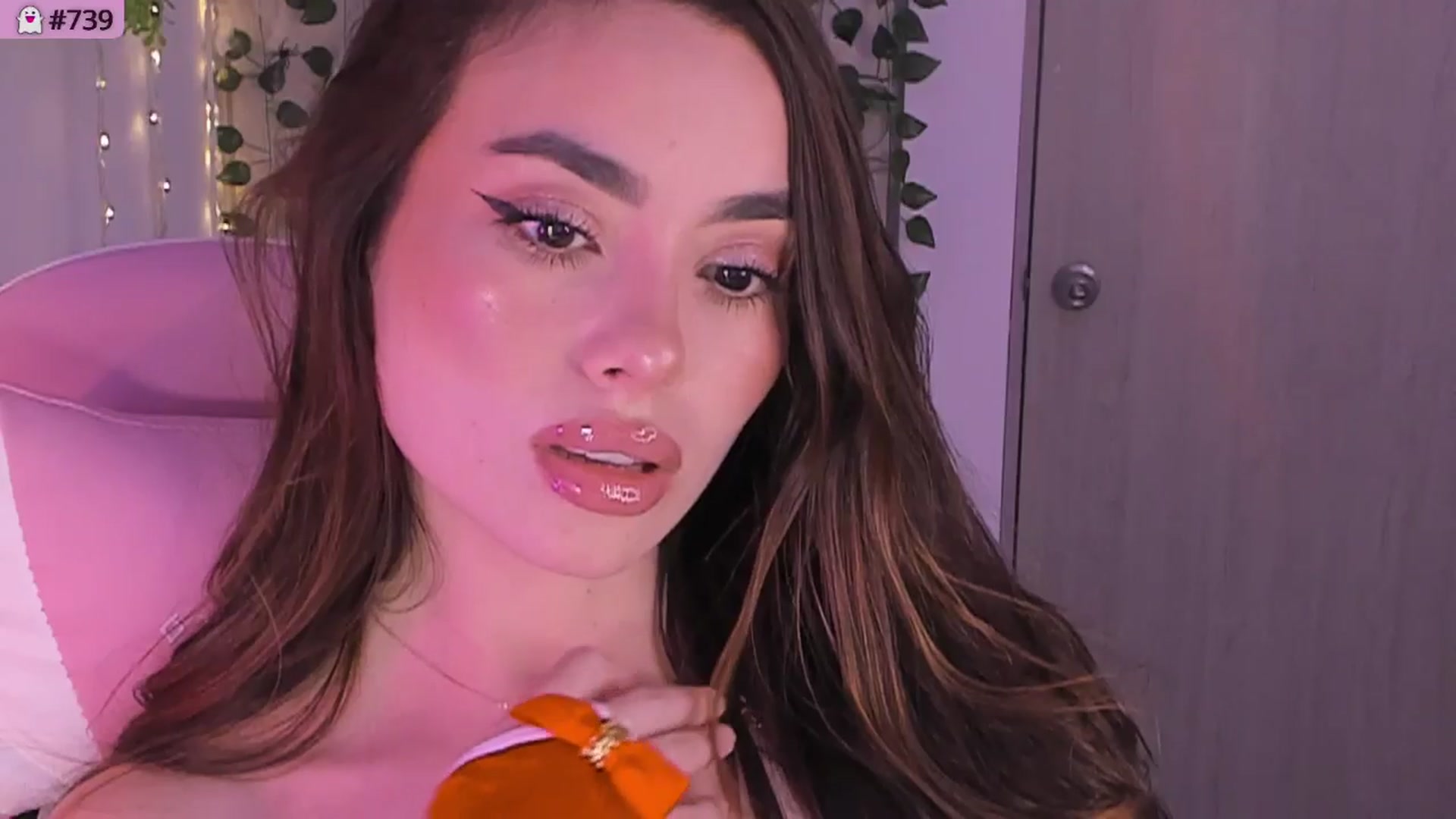 Gallery image thumbnail from Sexxx_natasha's myfreecams stream on, 12/24/2025, 06:06 image 18 of 20