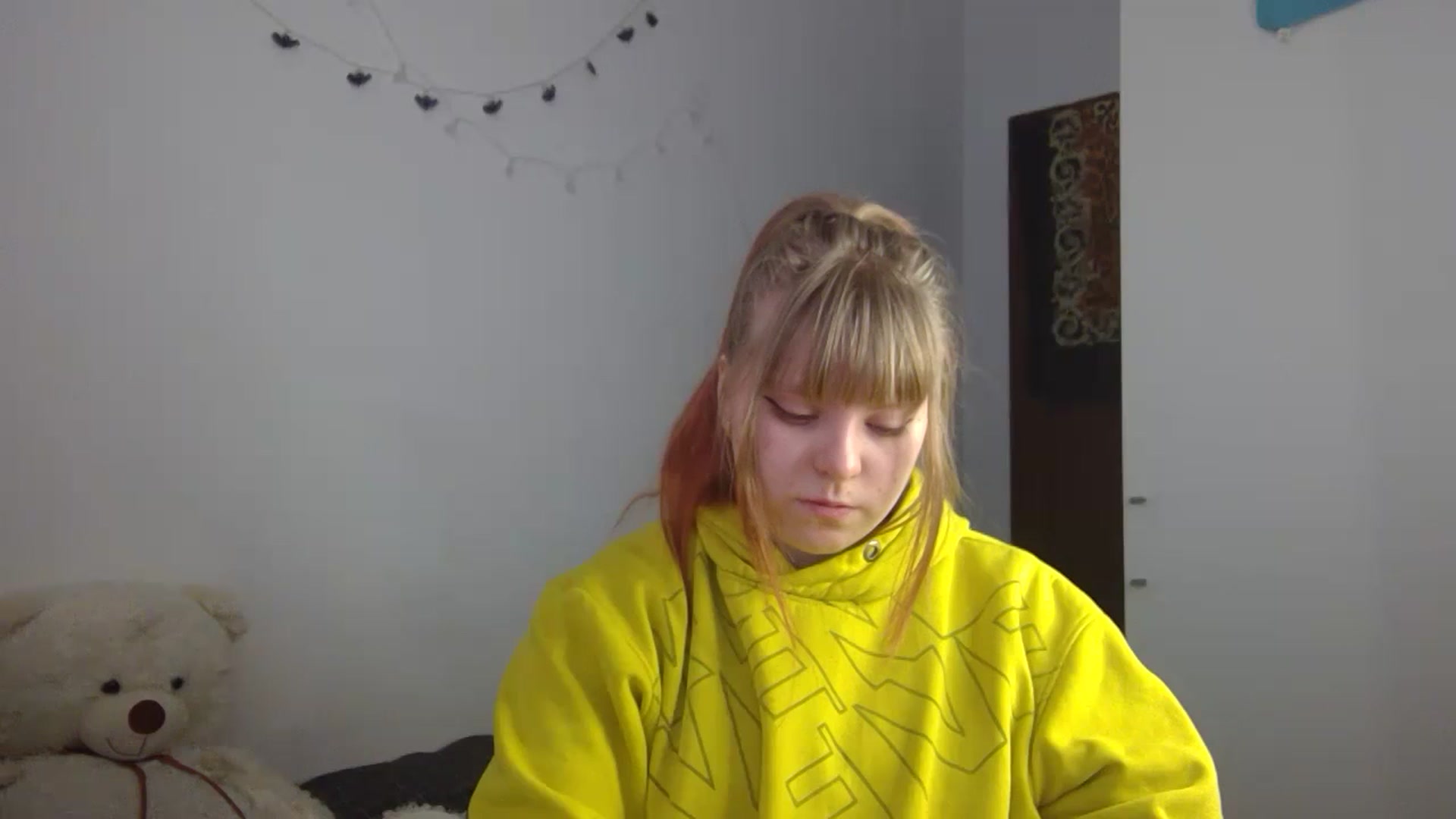 Gallery image thumbnail from Sexxxxy_angel's myfreecams stream on, 02/18/2024, 12:23 image 19 of 20