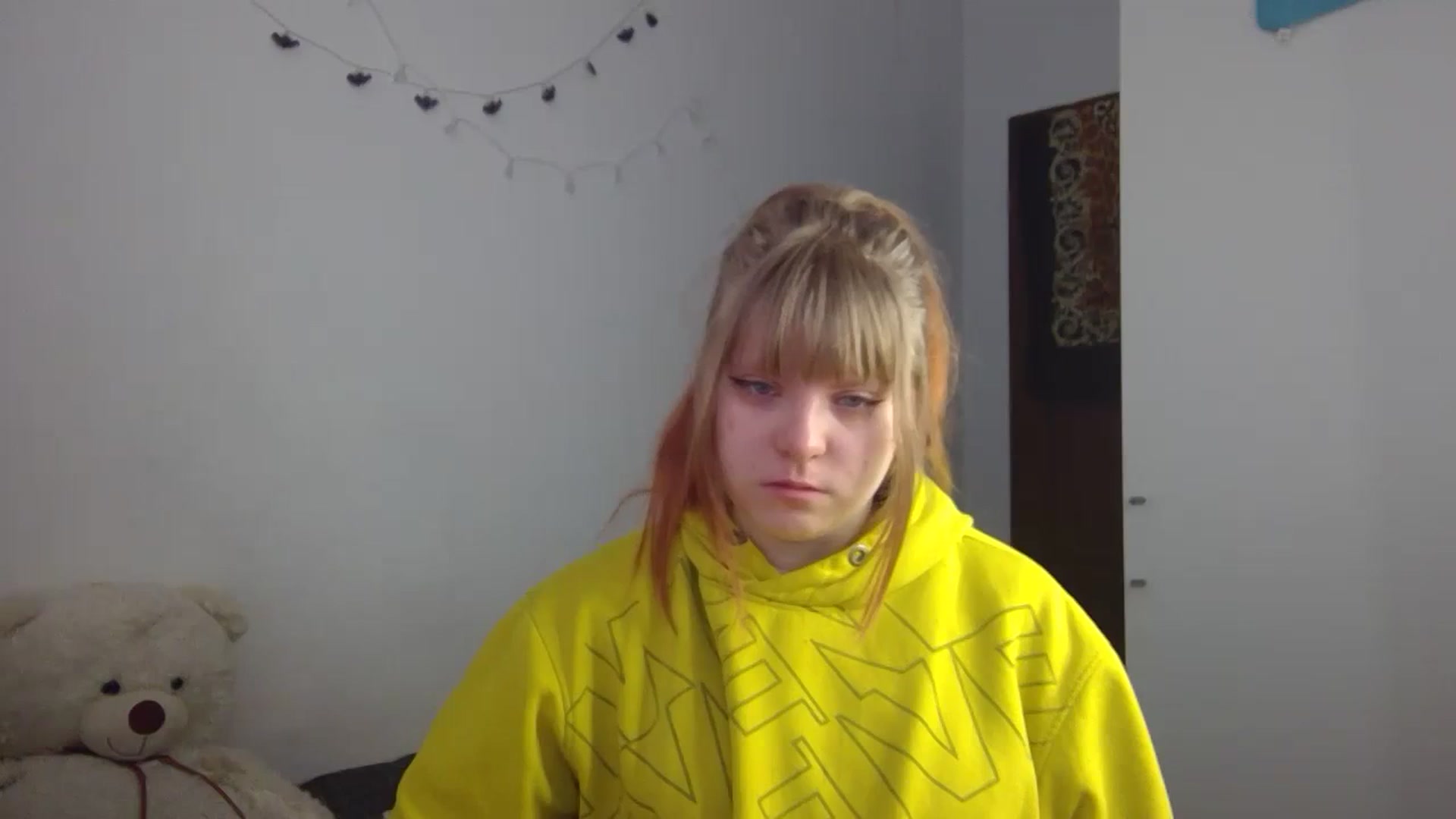 Gallery image thumbnail from Sexxxxy_angel's myfreecams stream on, 02/18/2024, 12:23 image 17 of 20