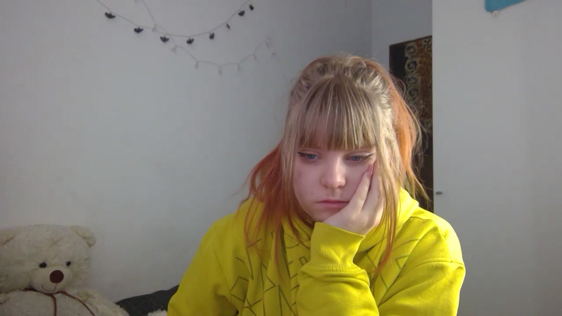 Gallery image thumbnail from Sexxxxy_angel's myfreecams stream on, 02/18/2024, 12:23 image 8 of 20