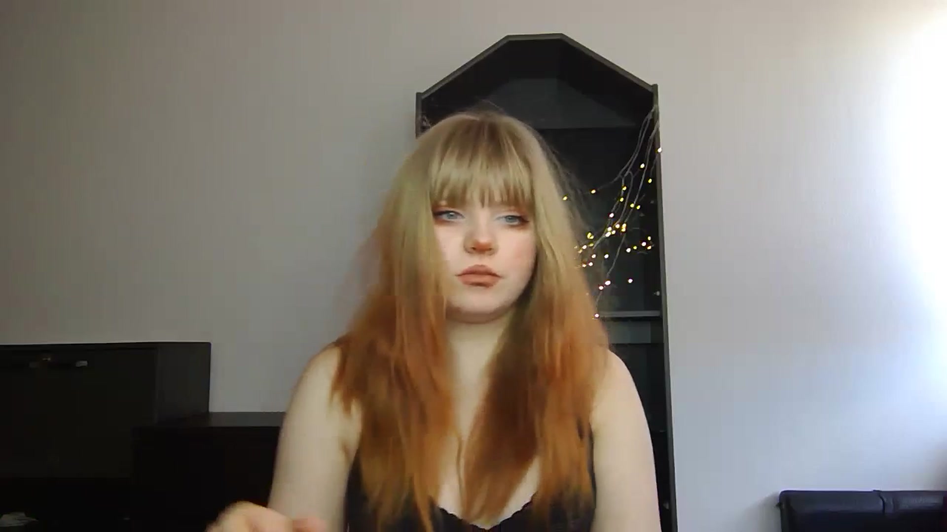 Gallery image thumbnail from Sexxxxy_angel's myfreecams stream on, 03/10/2024, 12:16 image 18 of 20
