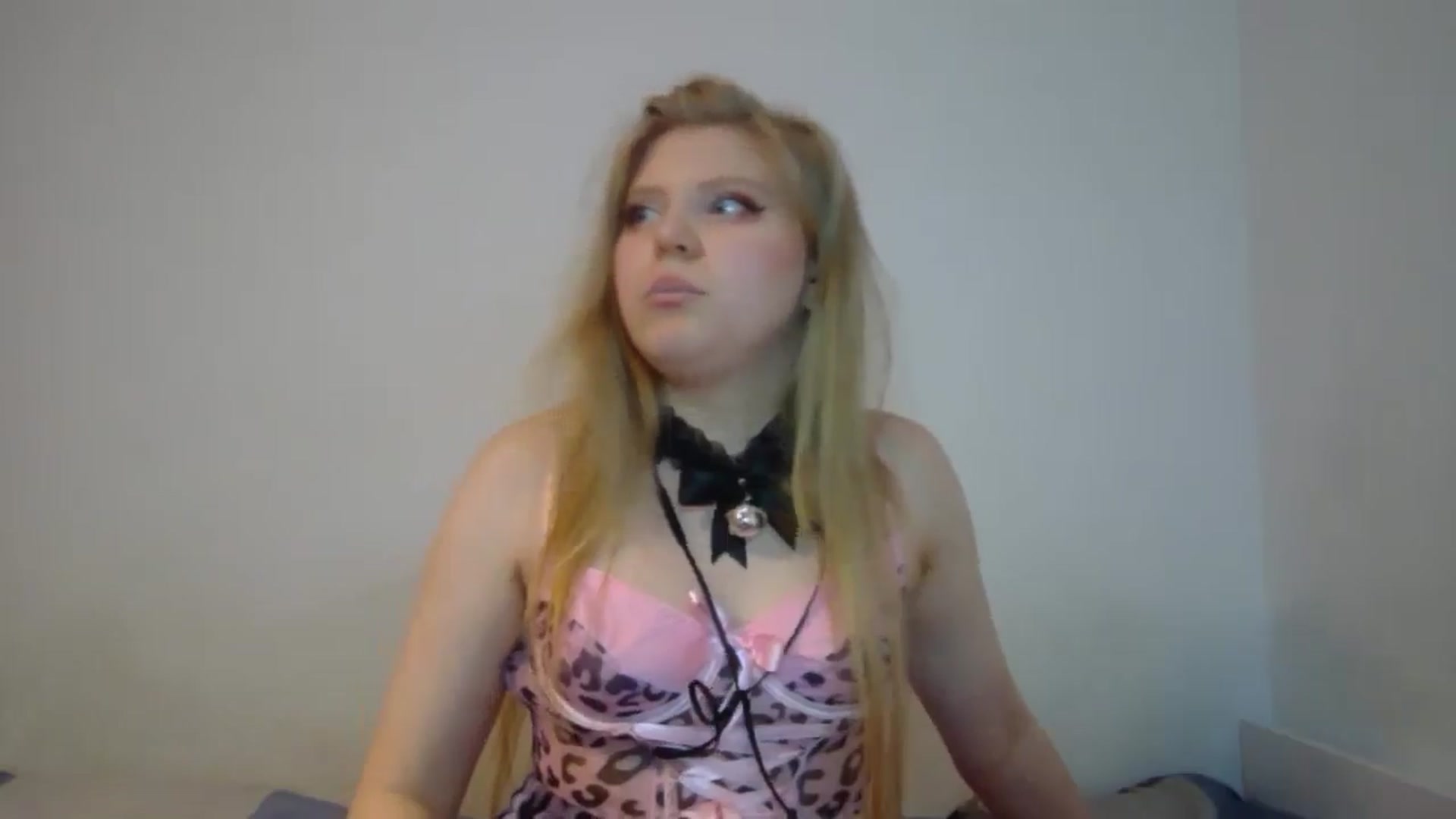 Gallery image thumbnail from Sexxxxy_angel's myfreecams stream on, 02/10/2026, 16:17 image 15 of 20