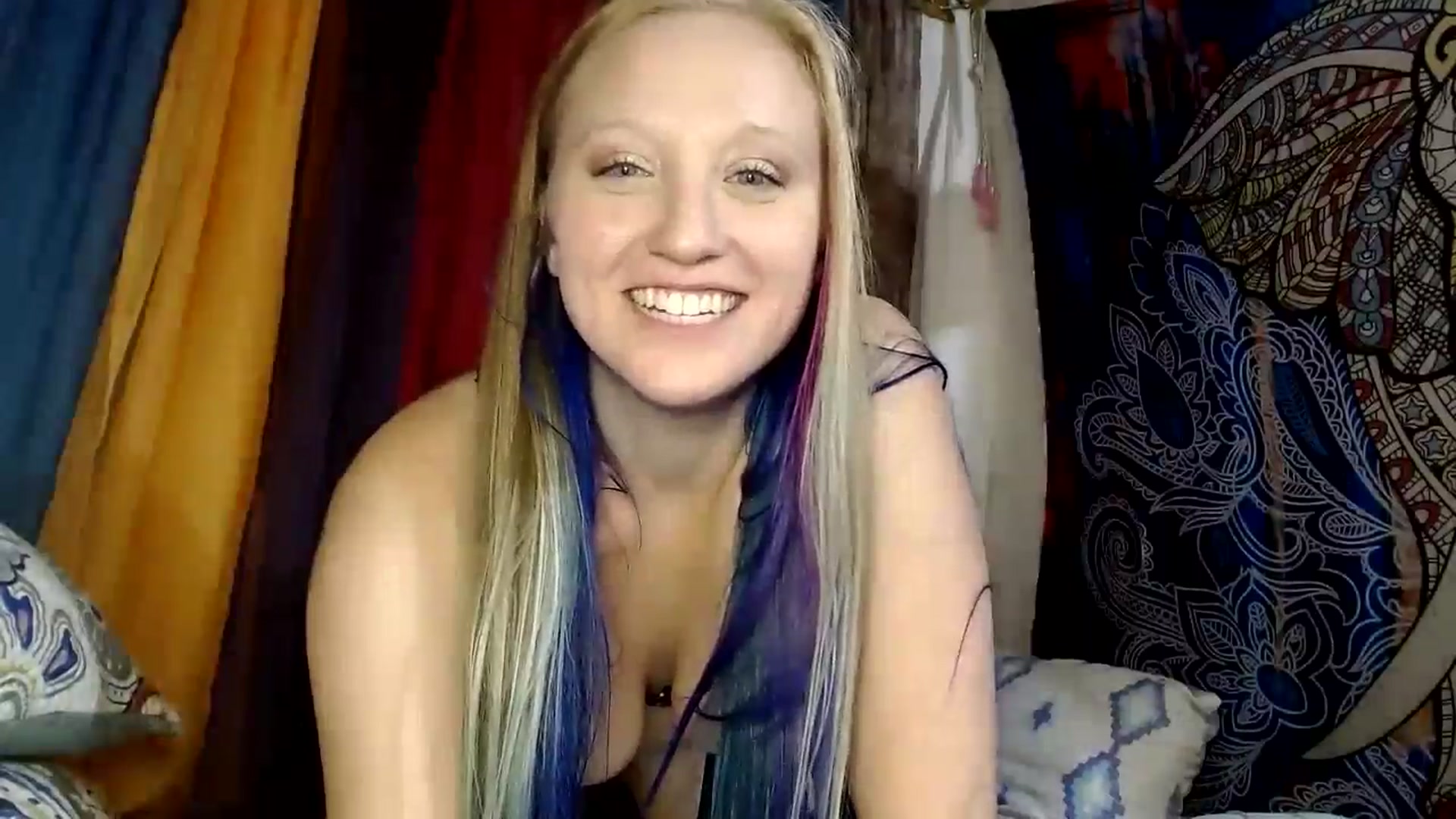 Gallery image thumbnail from SexxxySusan's myfreecams stream on, 09/17/2024, 08:48 image 6 of 20