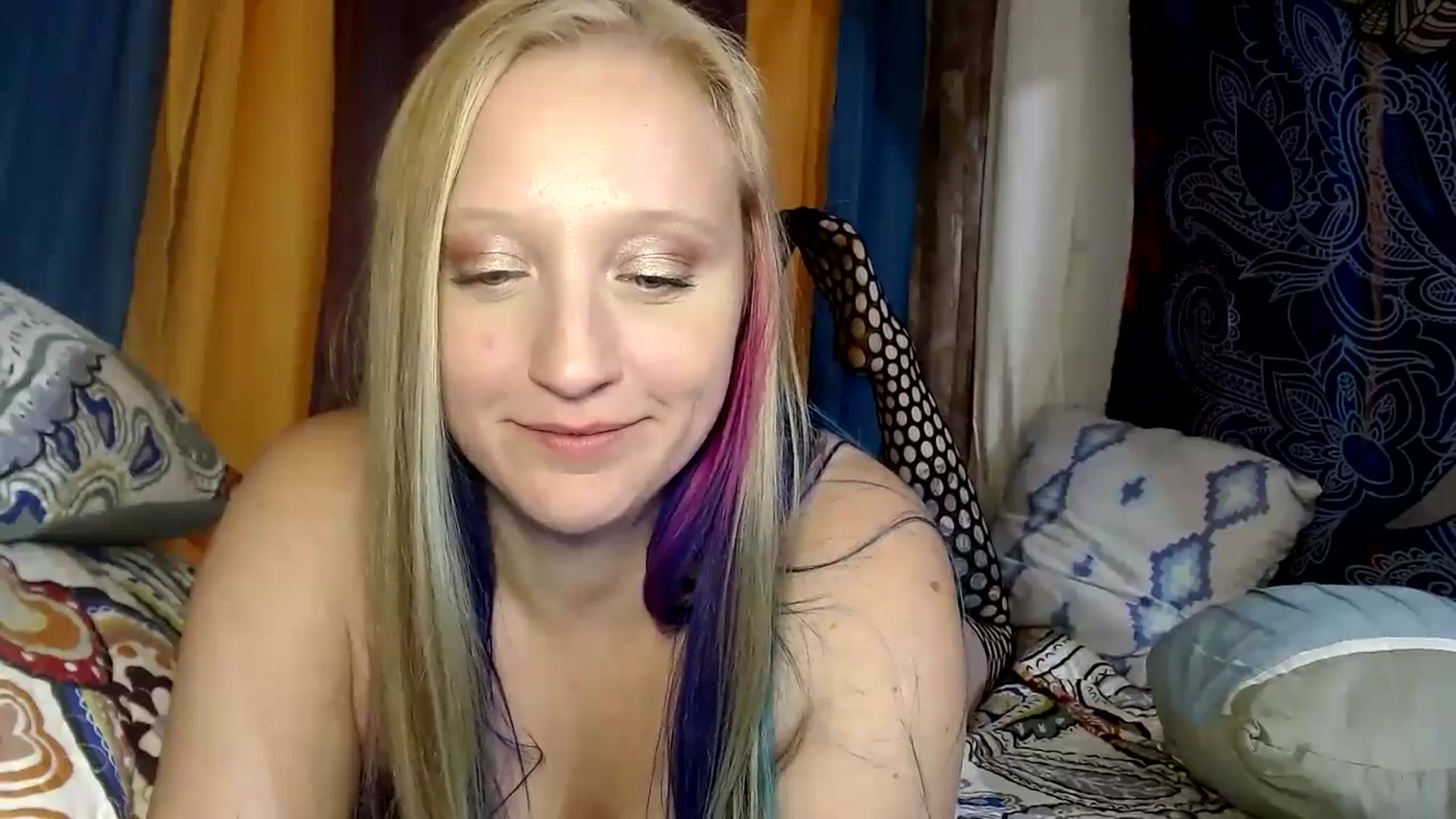 Gallery image thumbnail from SexxxySusan's myfreecams stream on, 09/17/2024, 08:48 image 4 of 20
