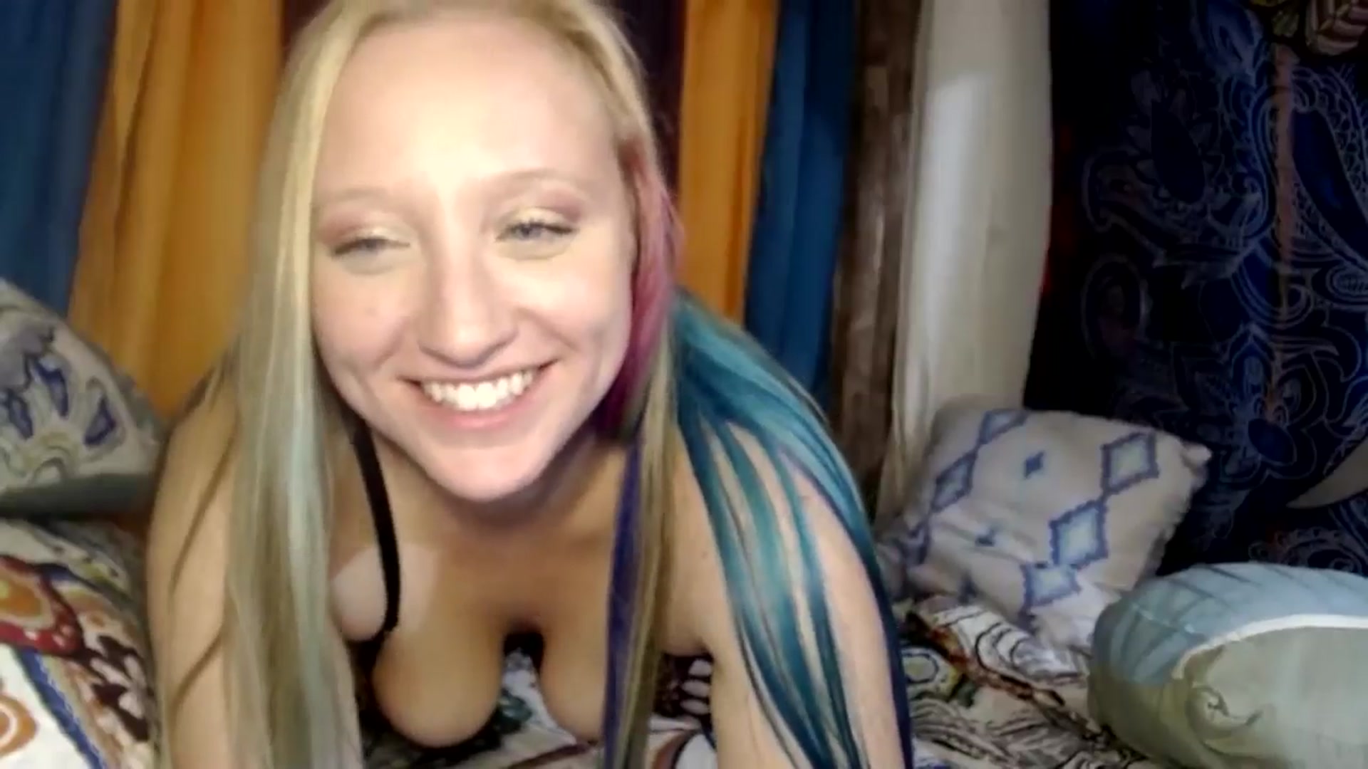 Gallery image thumbnail from SexxxySusan's myfreecams stream on, 09/17/2024, 08:48 image 9 of 20