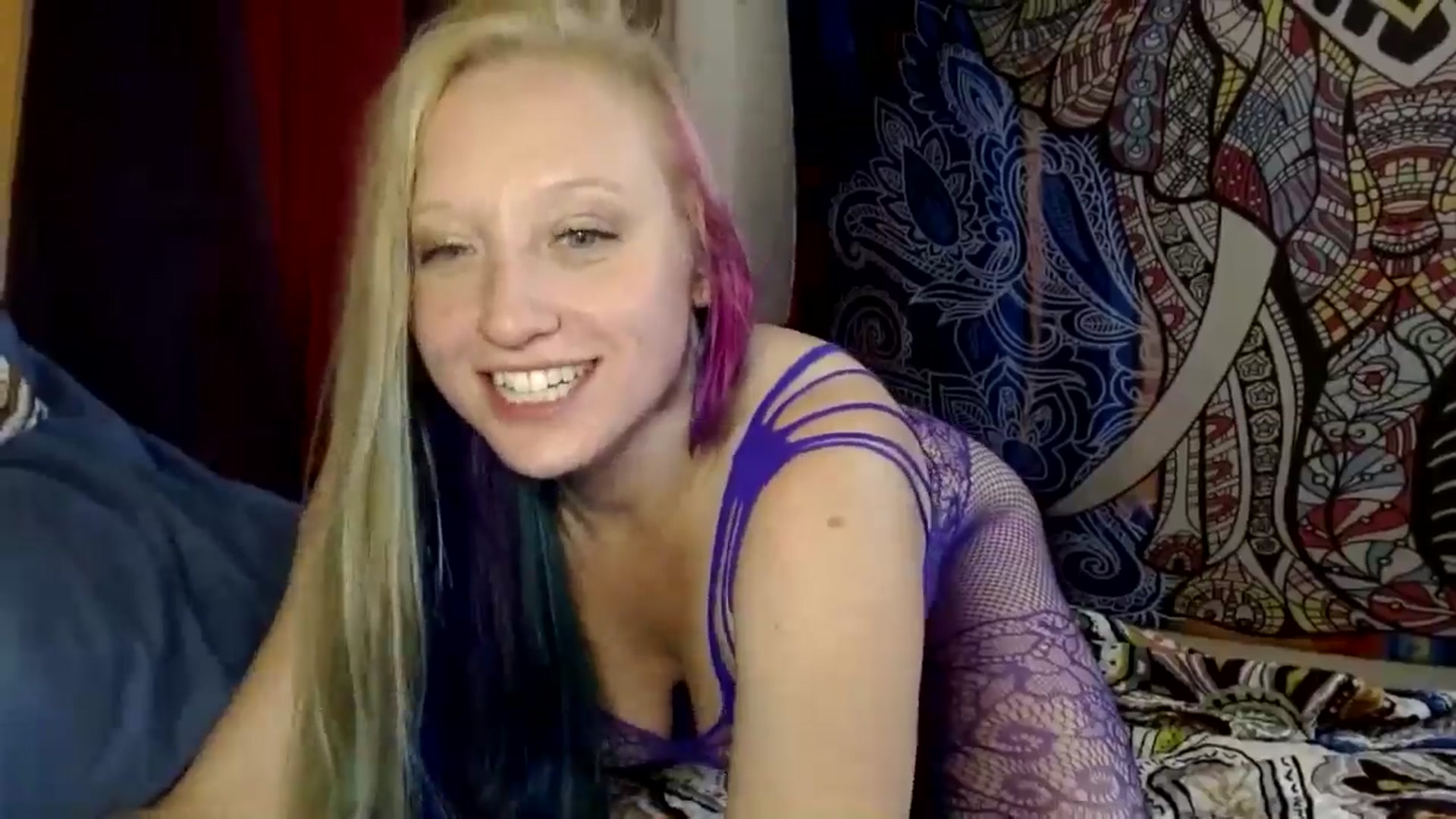 Gallery image thumbnail from SexxxySusan's myfreecams stream on, 09/18/2024, 09:42 image 2 of 20