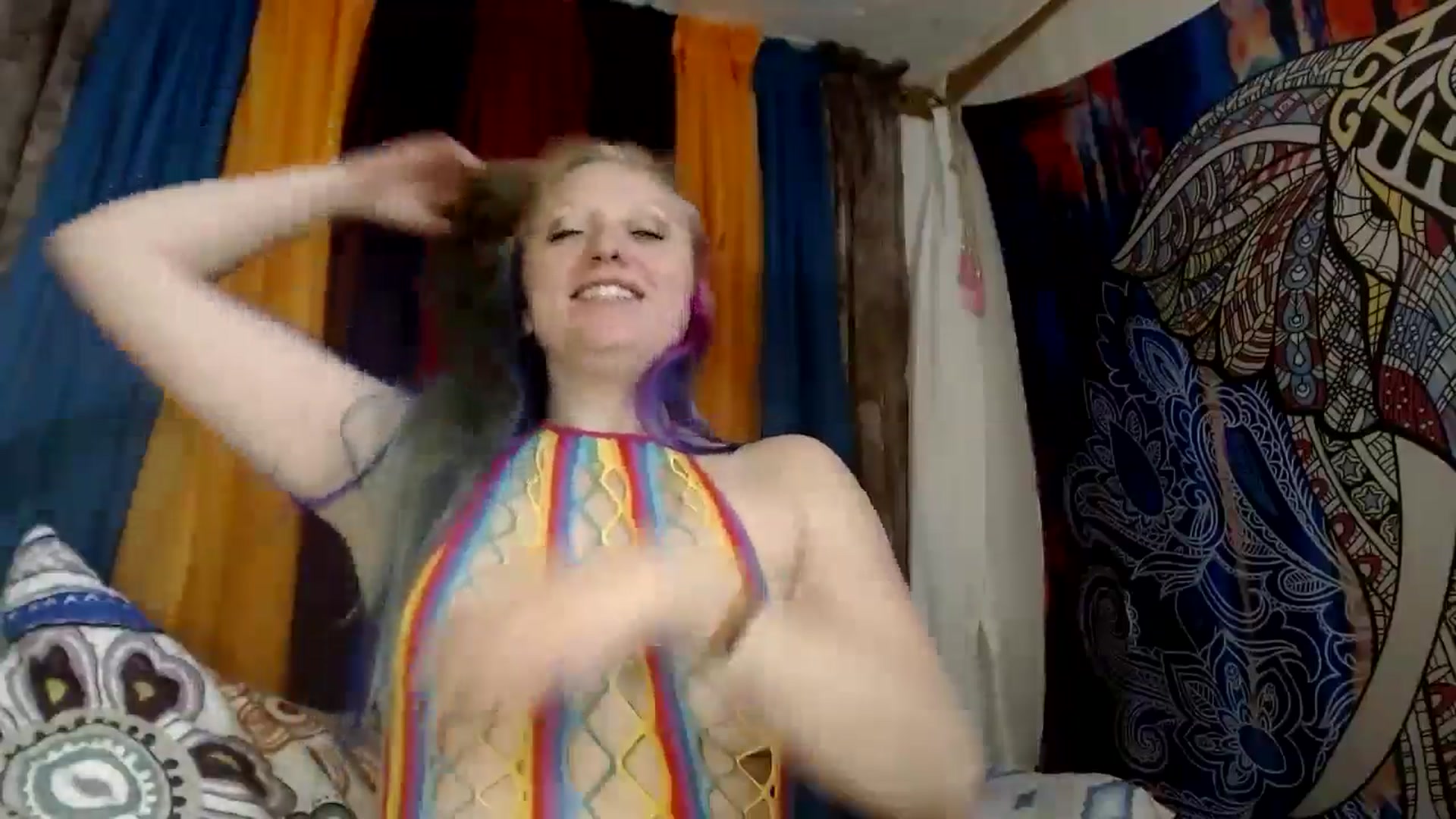 Gallery image thumbnail from SexxxySusan's myfreecams stream on, 09/21/2024, 10:47 image 7 of 20