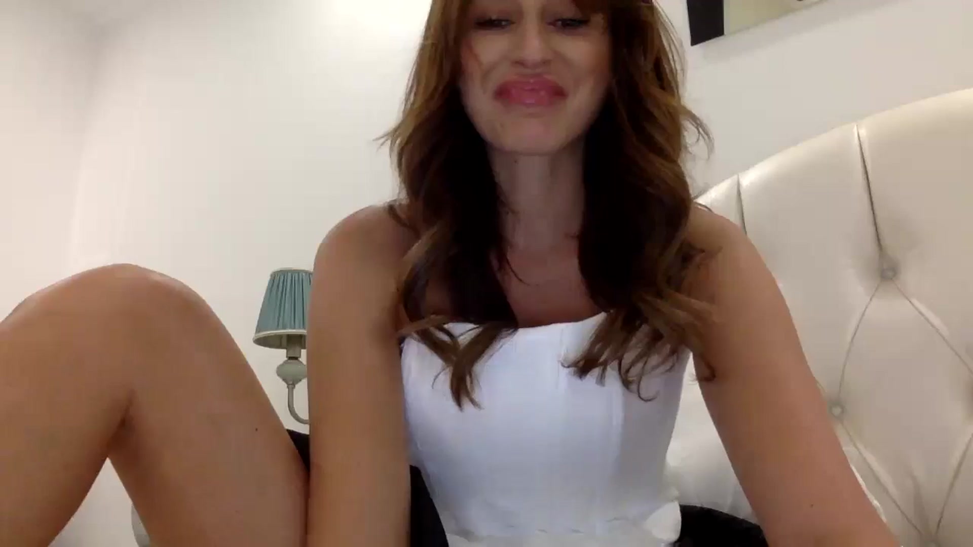 Gallery image thumbnail from Sexxy_____'s myfreecams stream on, 08/25/2024, 21:56 image 10 of 20