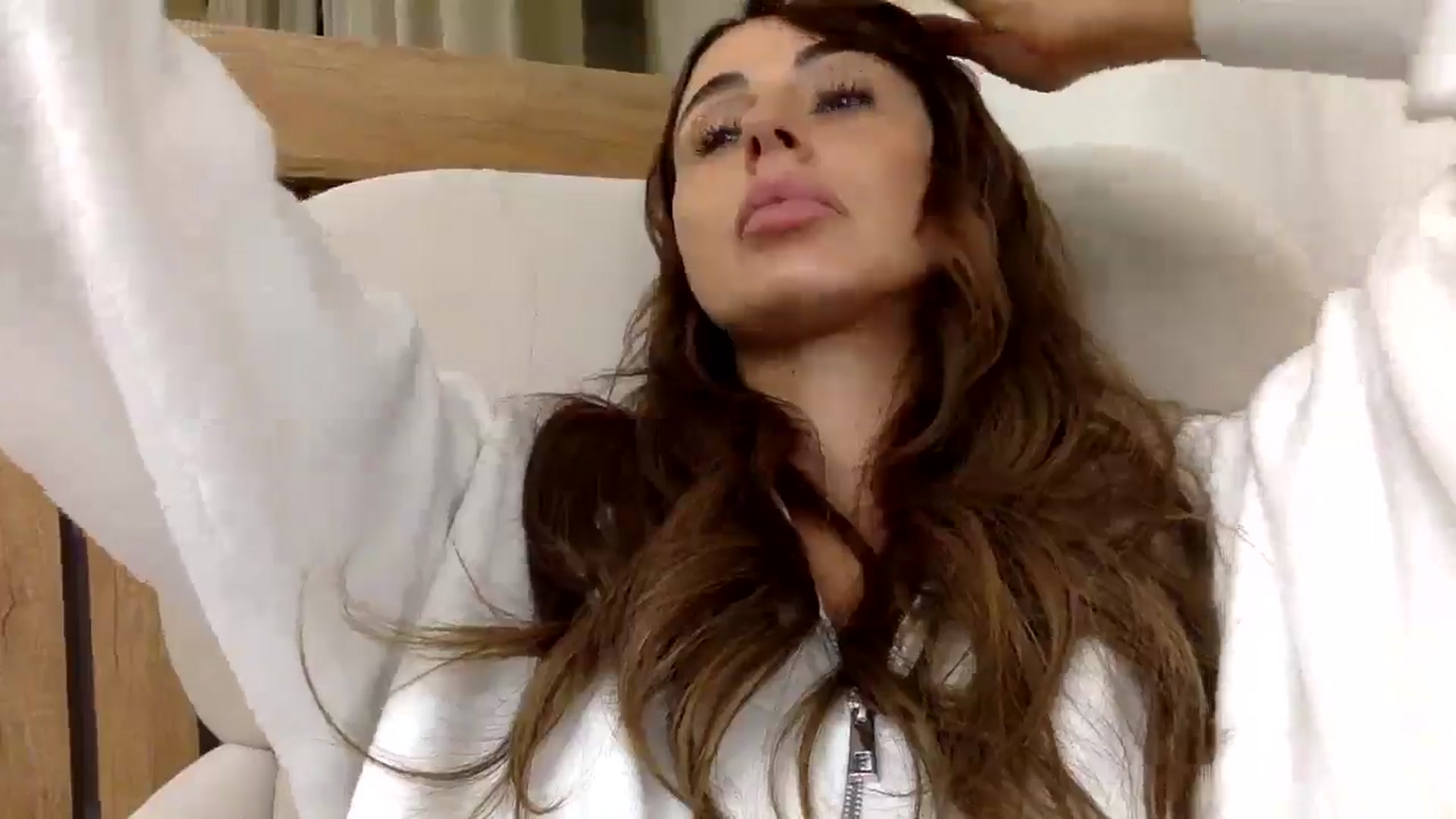 Gallery image thumbnail from Sexxy_____'s myfreecams stream on, 11/29/2024, 14:10 image 13 of 20