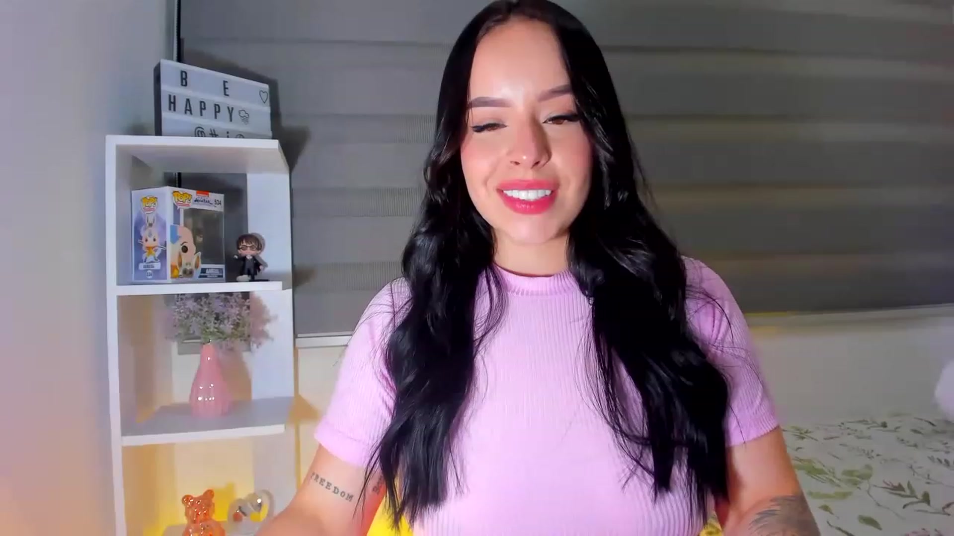 Gallery image thumbnail from Sexxygirl18x's myfreecams stream on, 03/29/2023, 02:31 image 19 of 20