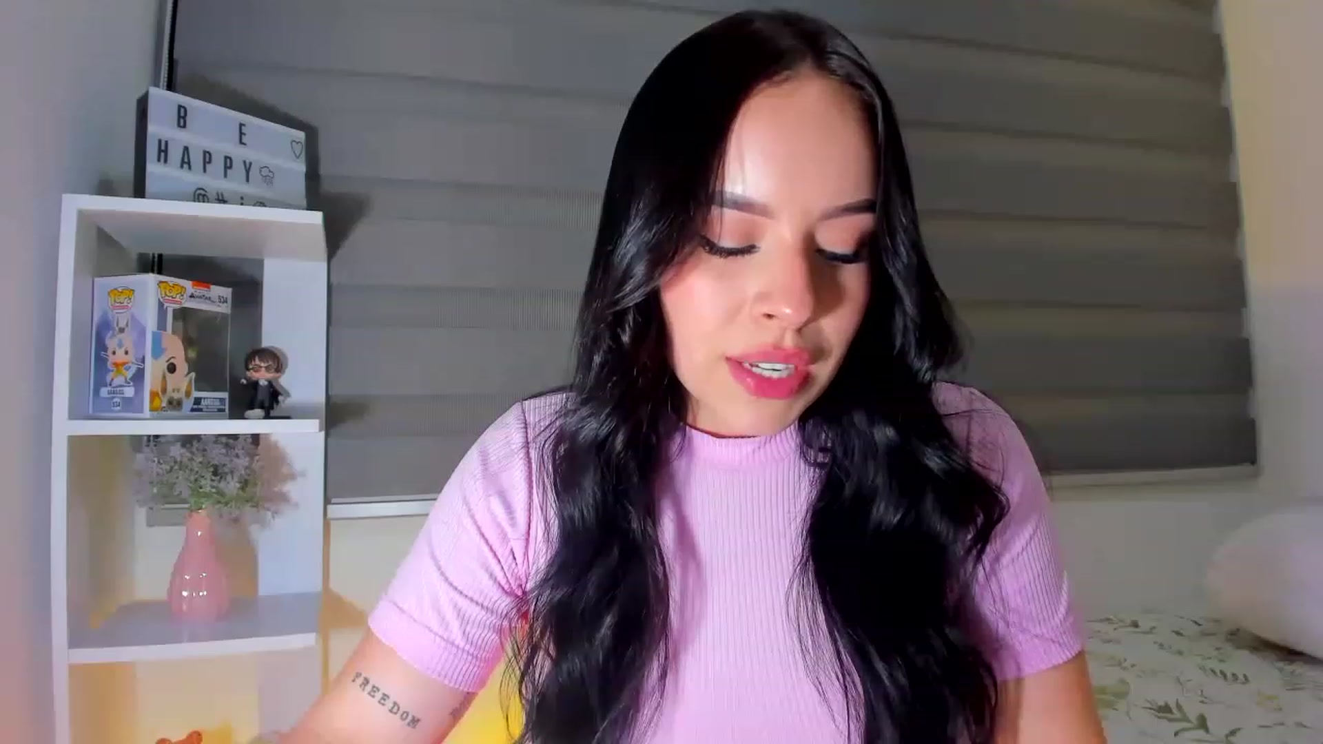 Gallery image thumbnail from Sexxygirl18x's myfreecams stream on, 03/29/2023, 02:31 image 8 of 20