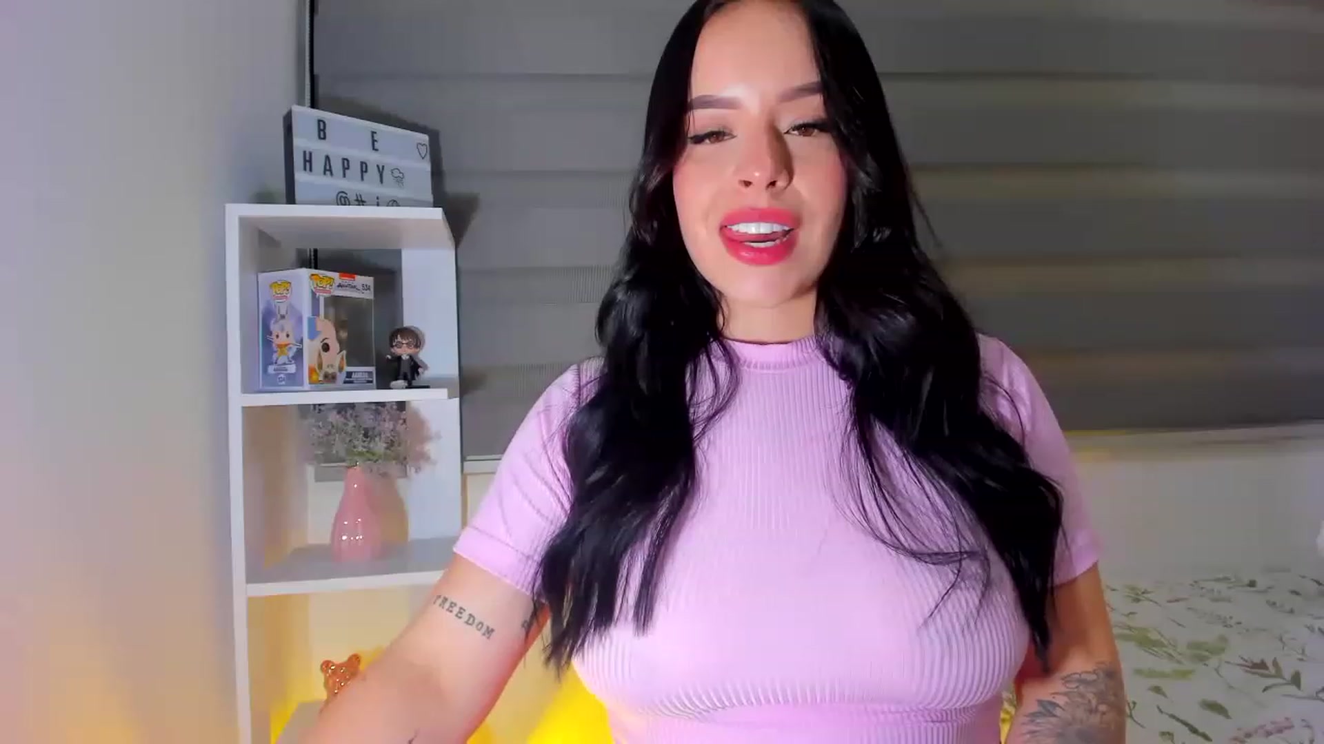 Gallery image thumbnail from Sexxygirl18x's myfreecams stream on, 03/29/2023, 02:31 image 20 of 20
