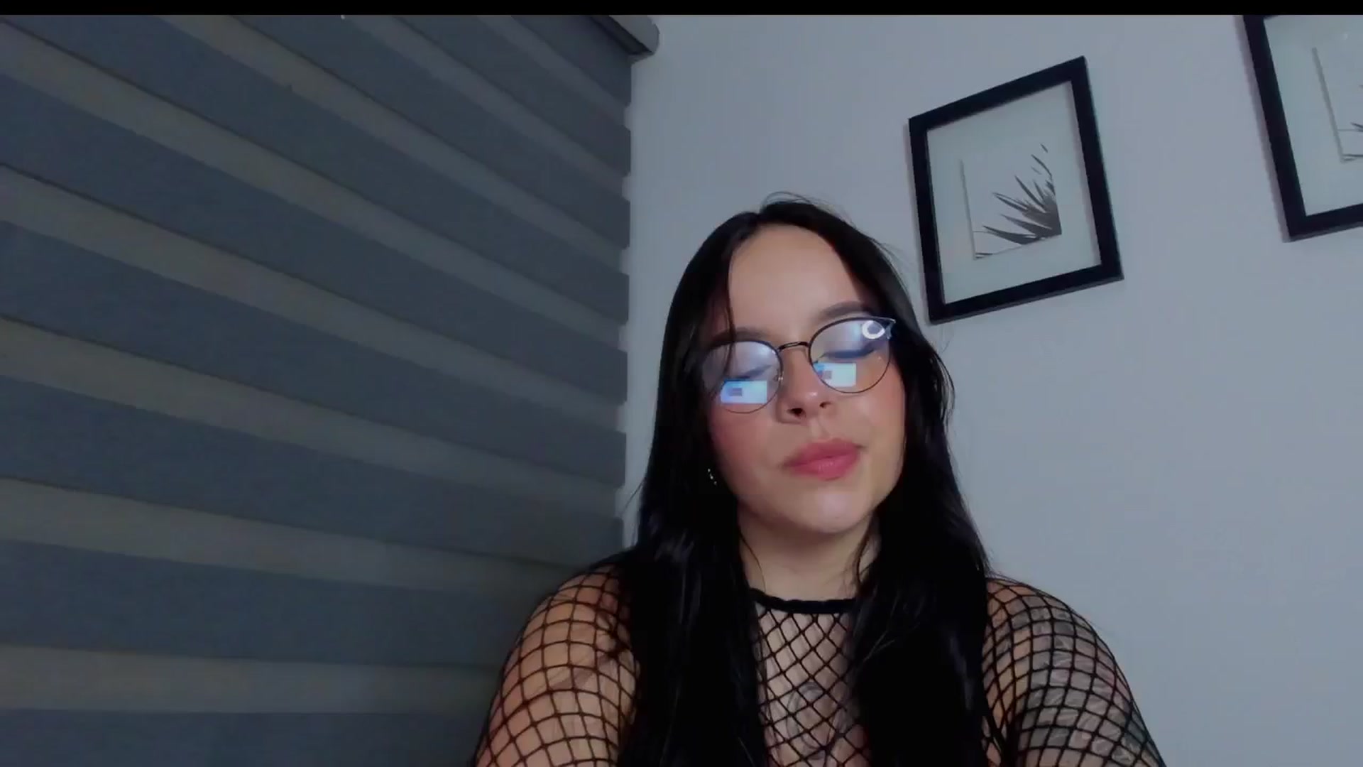 Gallery image thumbnail from Sexxygirl18x's myfreecams stream on, 05/06/2024, 01:02 image 20 of 20