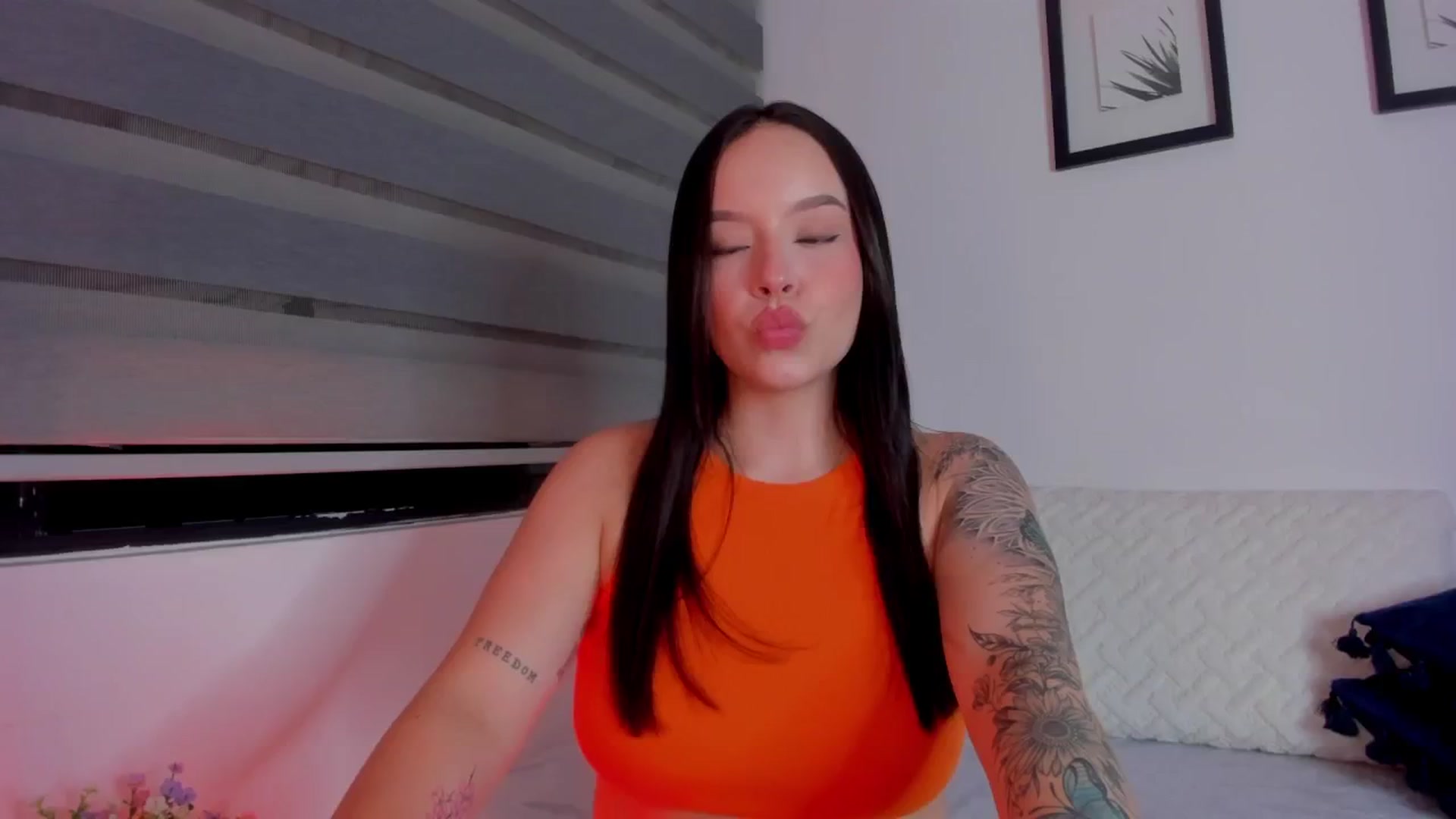Gallery image thumbnail from Sexxygirl18x's myfreecams stream on, 05/21/2024, 02:02 image 16 of 20