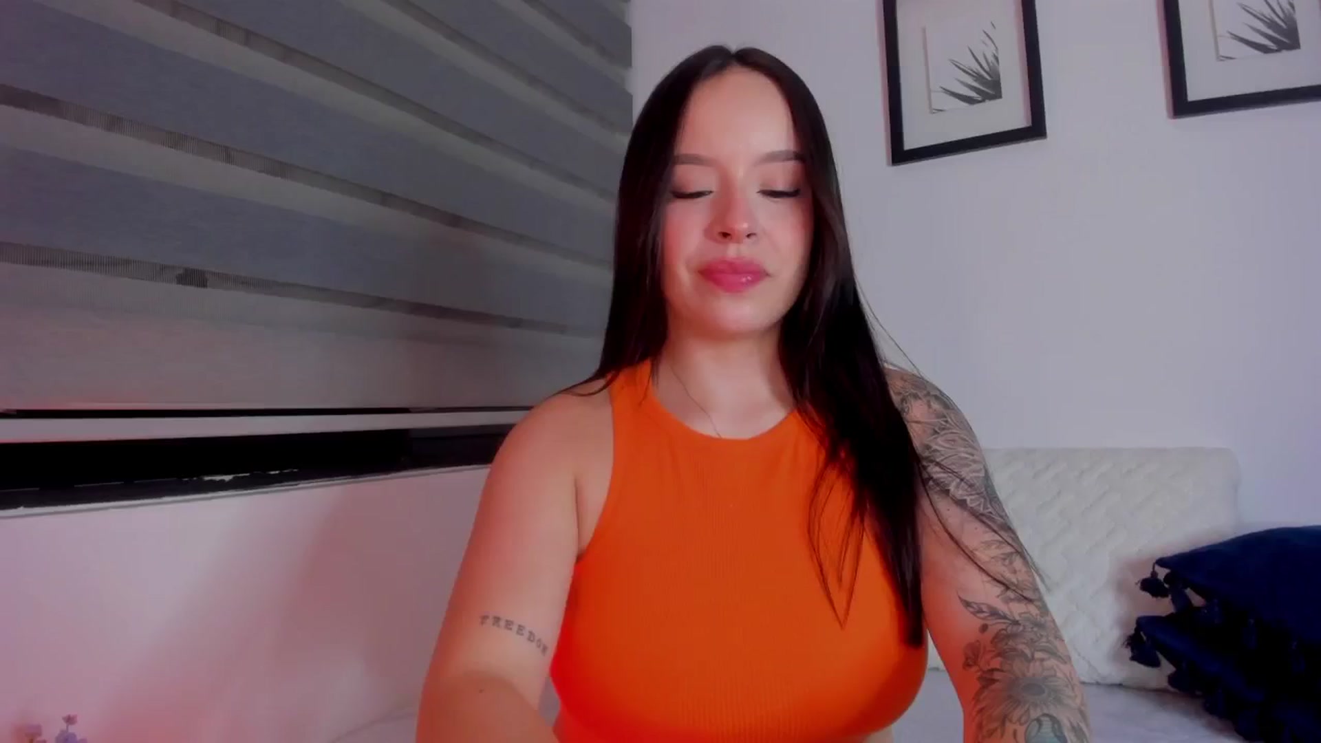 Gallery image thumbnail from Sexxygirl18x's myfreecams stream on, 05/21/2024, 02:02 image 1 of 20