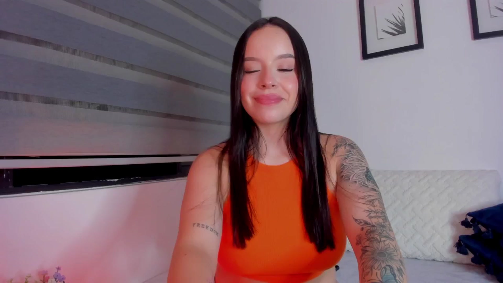 Gallery image thumbnail from Sexxygirl18x's myfreecams stream on, 05/21/2024, 02:02 image 13 of 20