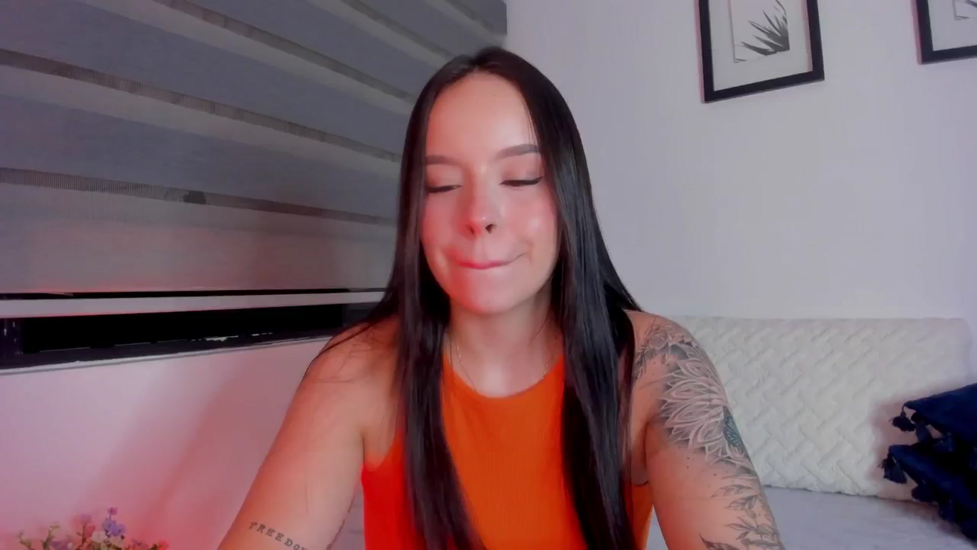 Gallery image thumbnail from Sexxygirl18x's myfreecams stream on, 05/21/2024, 02:02 image 19 of 20