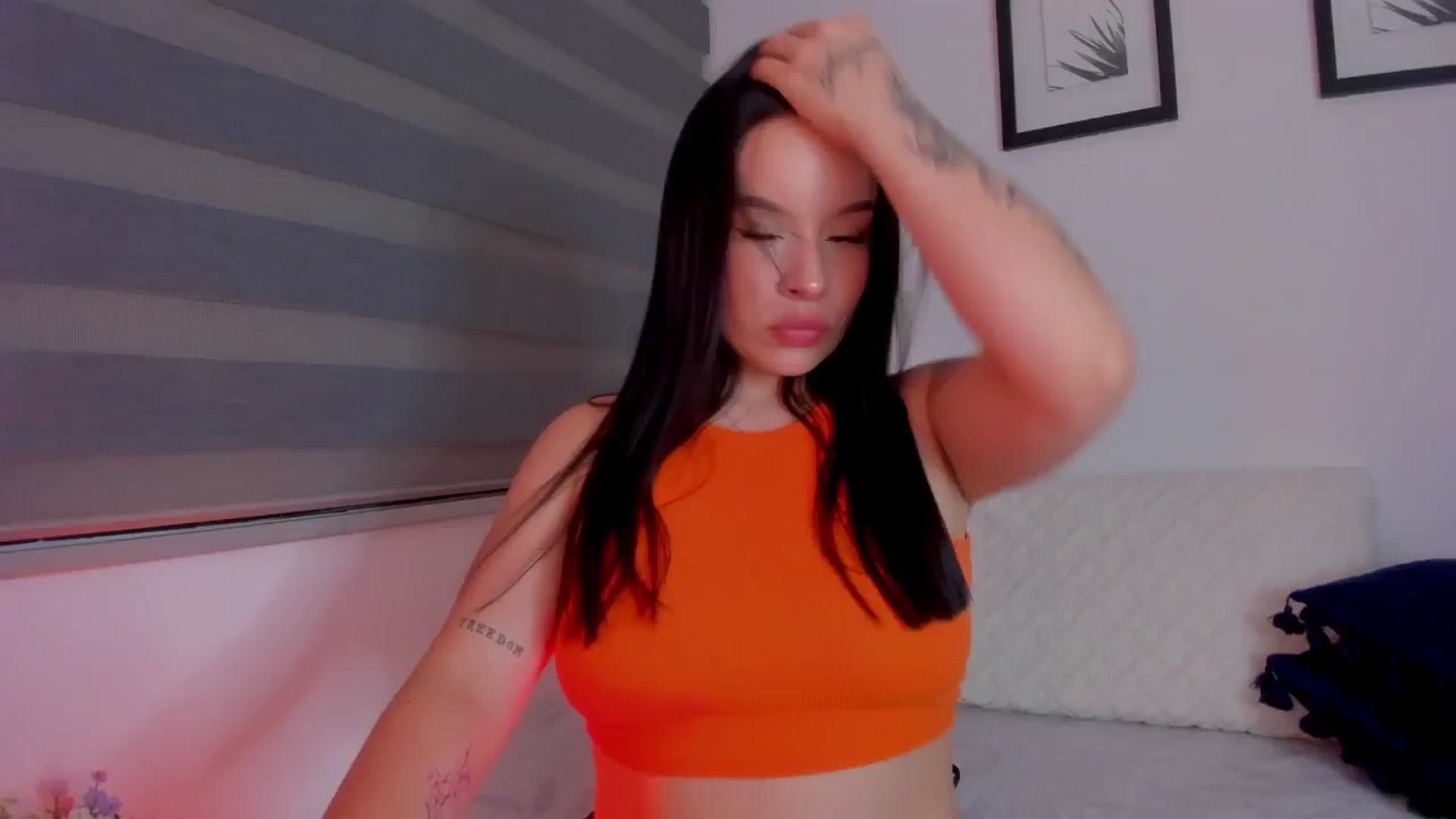 Gallery image thumbnail from Sexxygirl18x's myfreecams stream on, 05/21/2024, 03:15 image 5 of 20