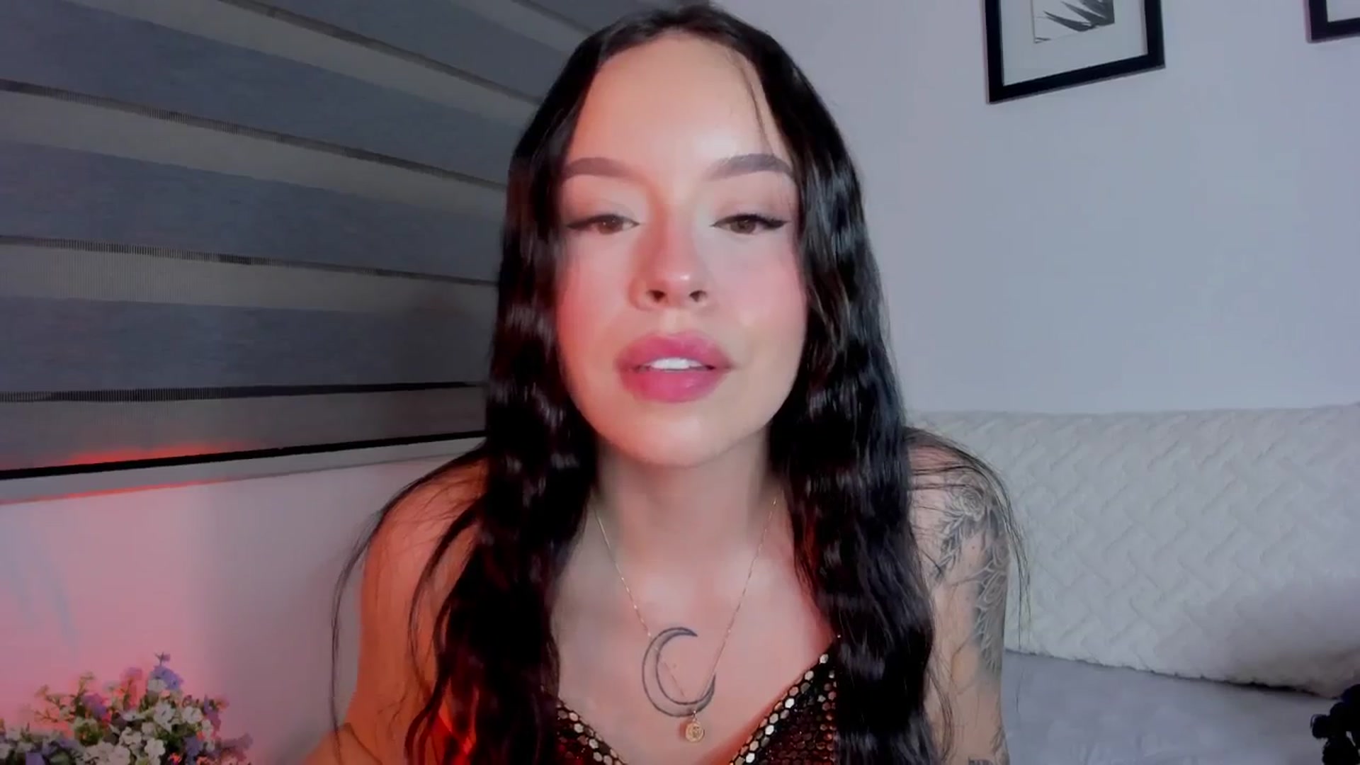 Gallery image thumbnail from Sexxygirl18x's myfreecams stream on, 05/25/2024, 24:00 image 2 of 20
