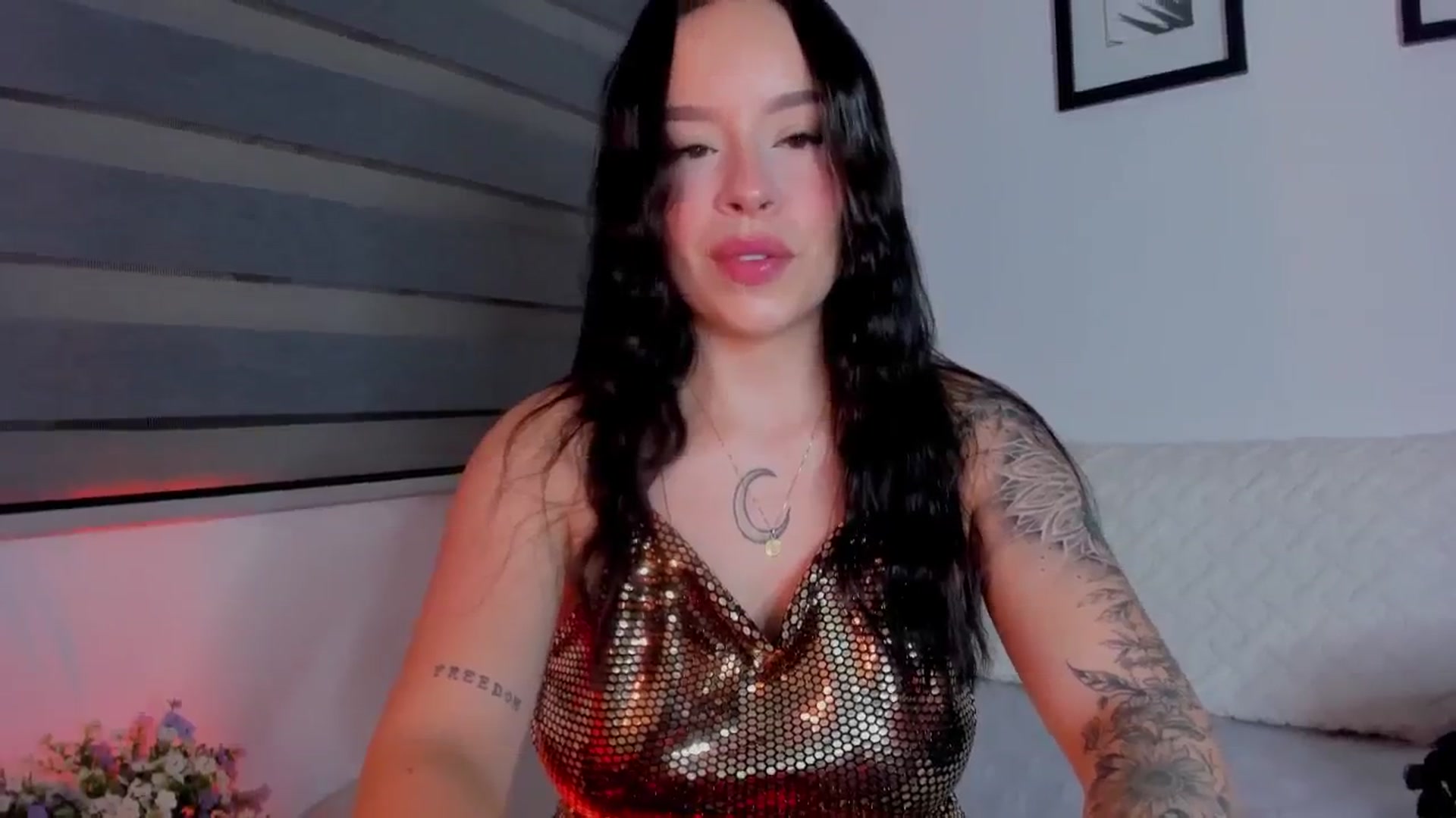 Gallery image thumbnail from Sexxygirl18x's myfreecams stream on, 05/25/2024, 24:00 image 7 of 20