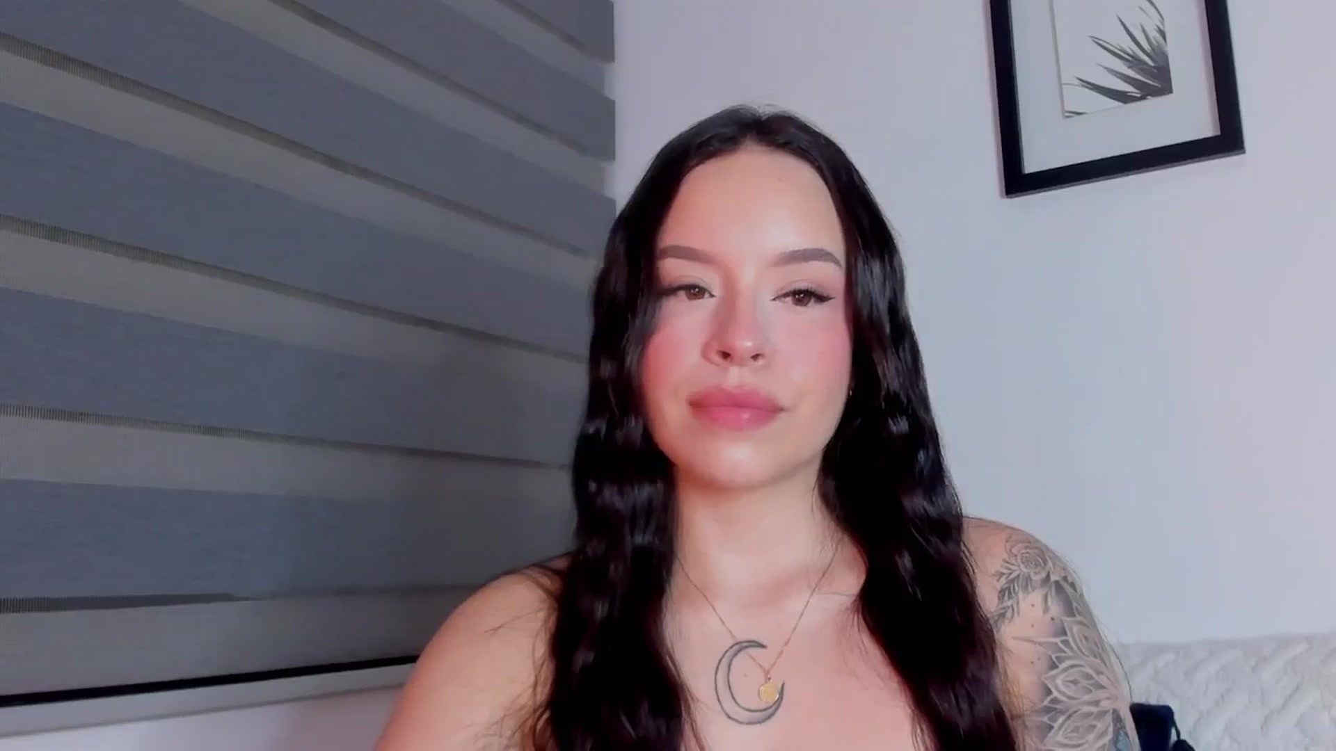 Gallery image thumbnail from Sexxygirl18x's myfreecams stream on, 05/25/2024, 24:30 image 20 of 20