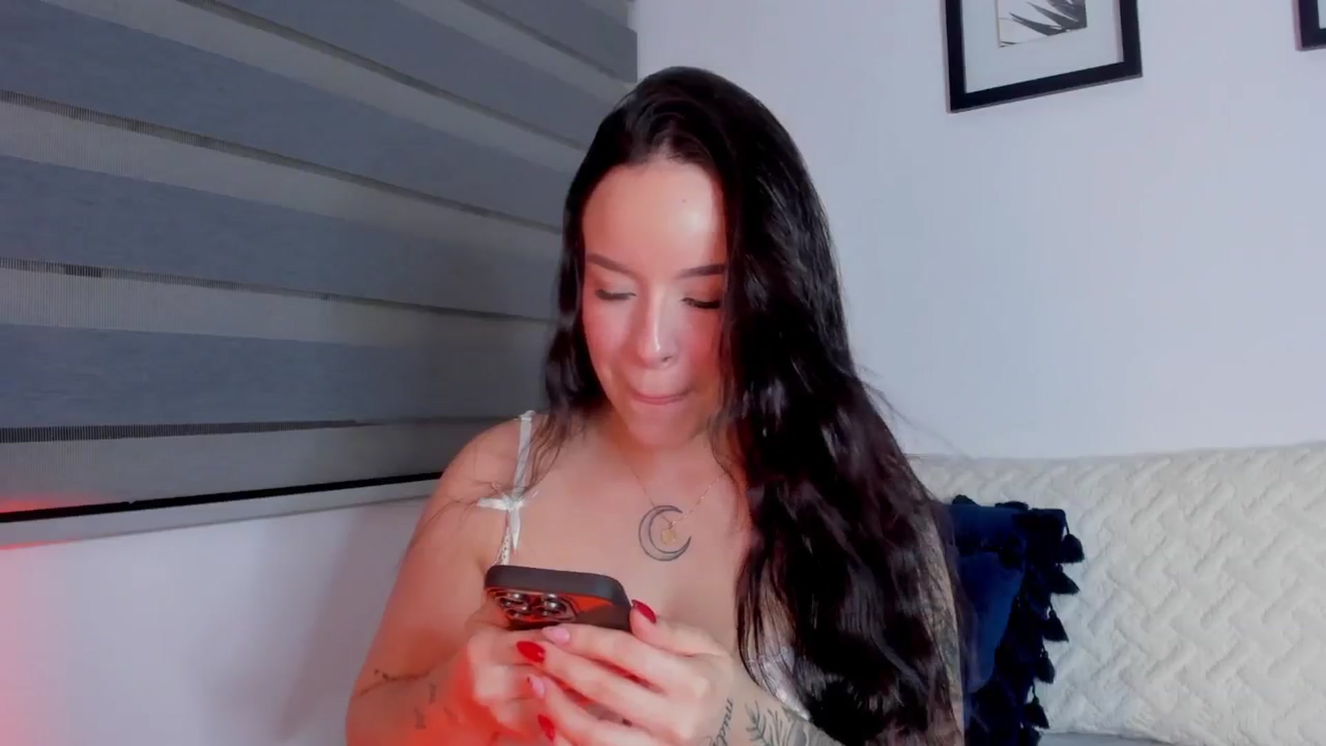 Gallery image thumbnail from Sexxygirl18x's myfreecams stream on, 05/25/2024, 01:49 image 16 of 20