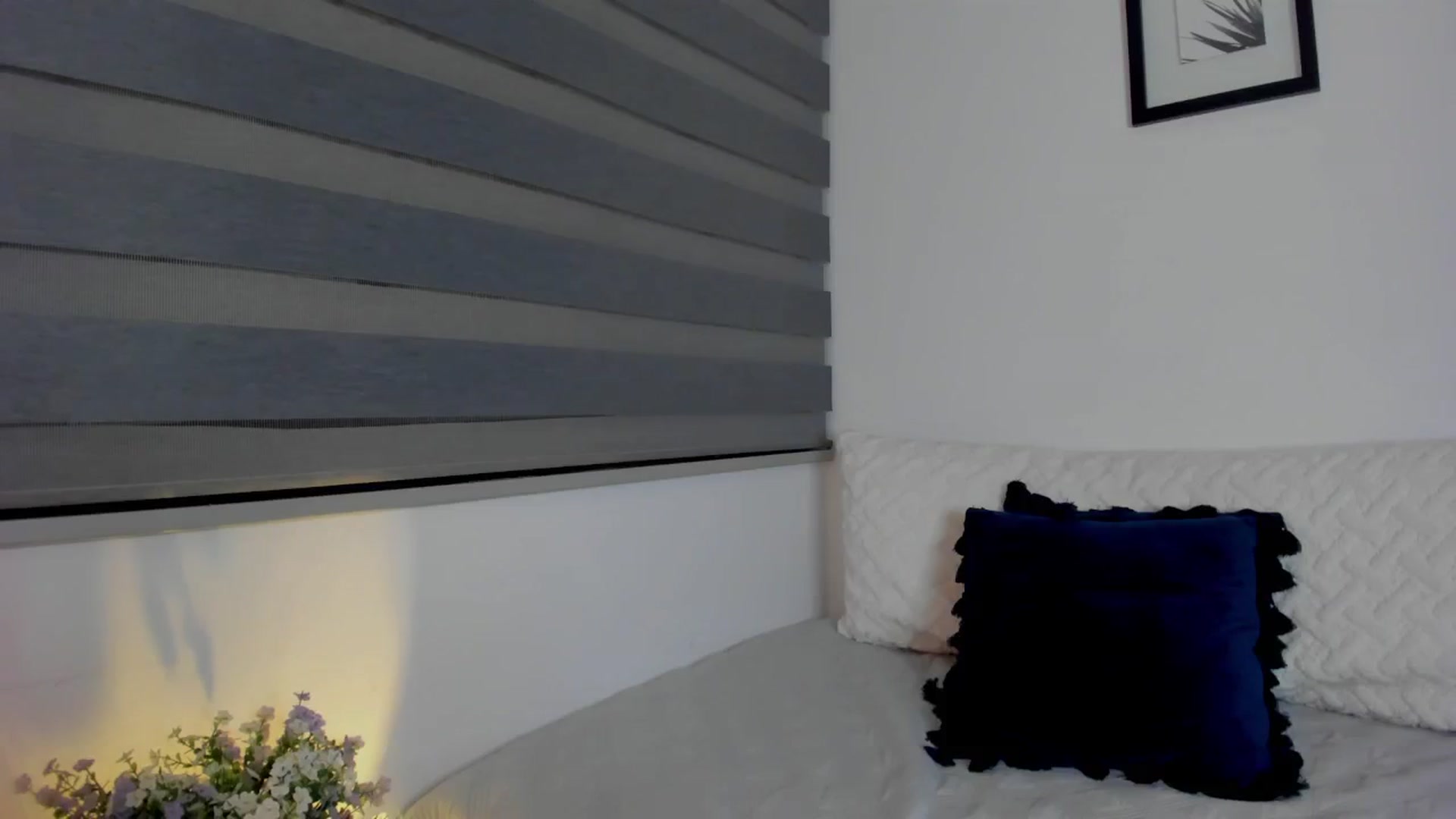 Gallery image thumbnail from Sexxygirl18x's myfreecams stream on, 05/26/2024, 24:38 image 12 of 20