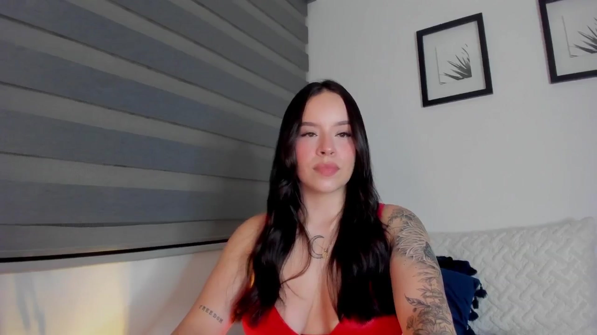 Gallery image thumbnail from Sexxygirl18x's myfreecams stream on, 05/26/2024, 24:38 image 20 of 20