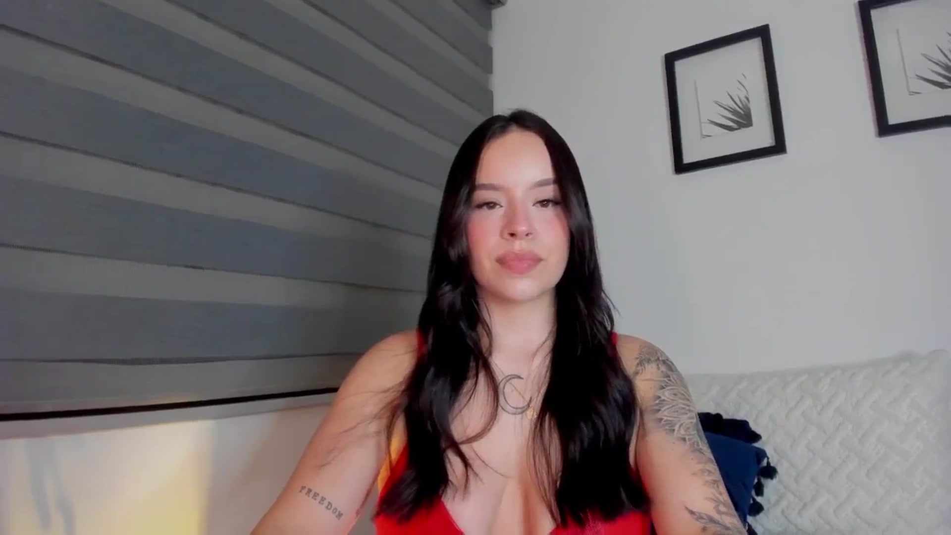 Gallery image thumbnail from Sexxygirl18x's myfreecams stream on, 05/26/2024, 24:38 image 19 of 20