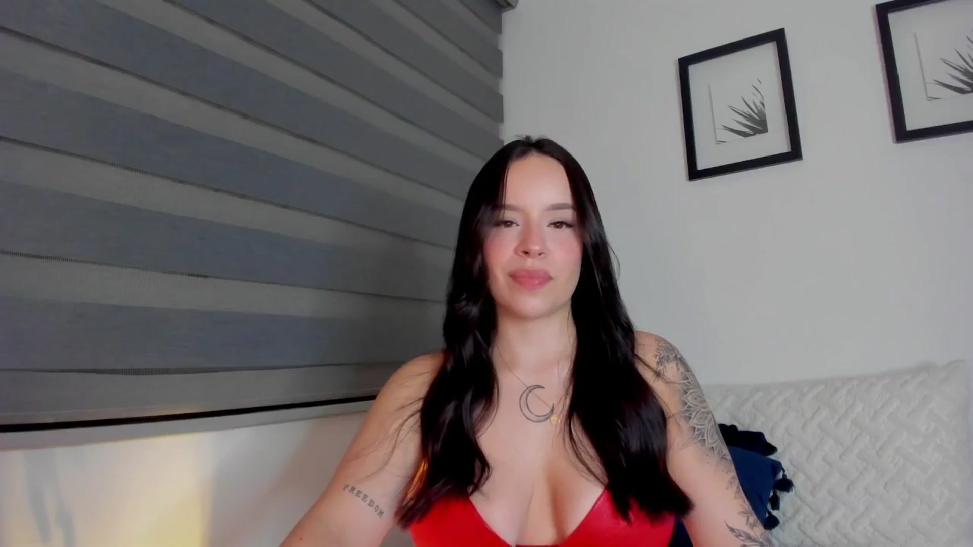 Gallery image thumbnail from Sexxygirl18x's myfreecams stream on, 05/26/2024, 24:38 image 18 of 20