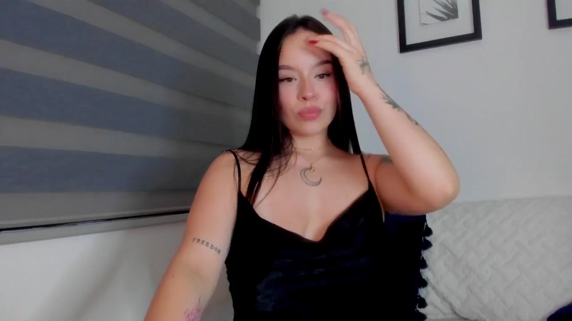 Gallery image thumbnail from Sexxygirl18x's myfreecams stream on, 06/04/2024, 02:29 image 18 of 20