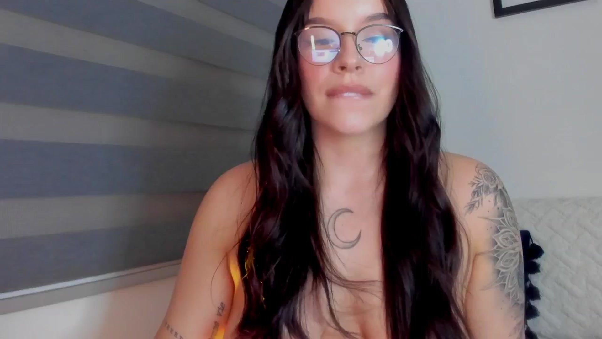 Gallery image thumbnail from Sexxygirl18x's myfreecams stream on, 06/08/2024, 01:37 image 18 of 20