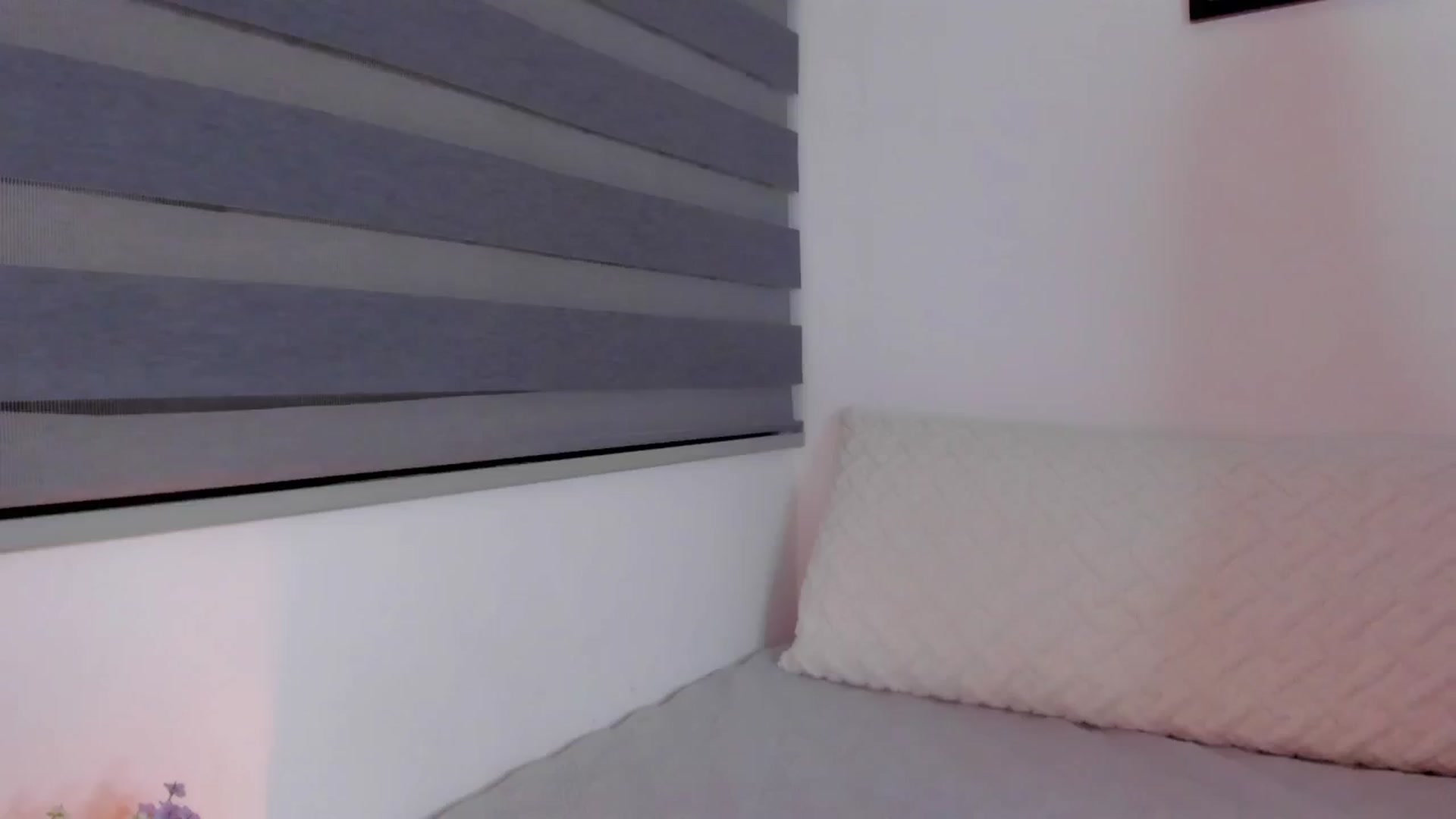 Gallery image thumbnail from Sexxygirl18x's myfreecams stream on, 06/10/2024, 24:04 image 14 of 20