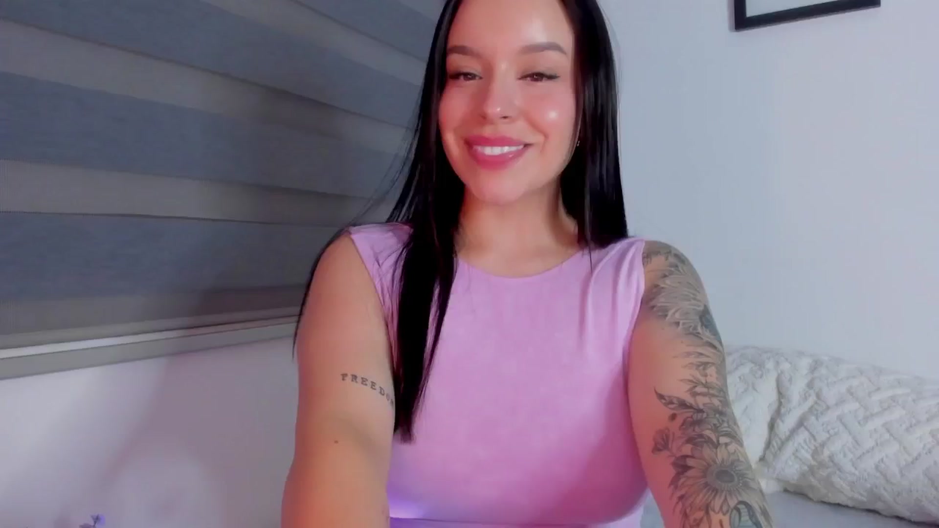 Gallery image thumbnail from Sexxygirl18x's myfreecams stream on, 06/12/2024, 01:52 image 17 of 20