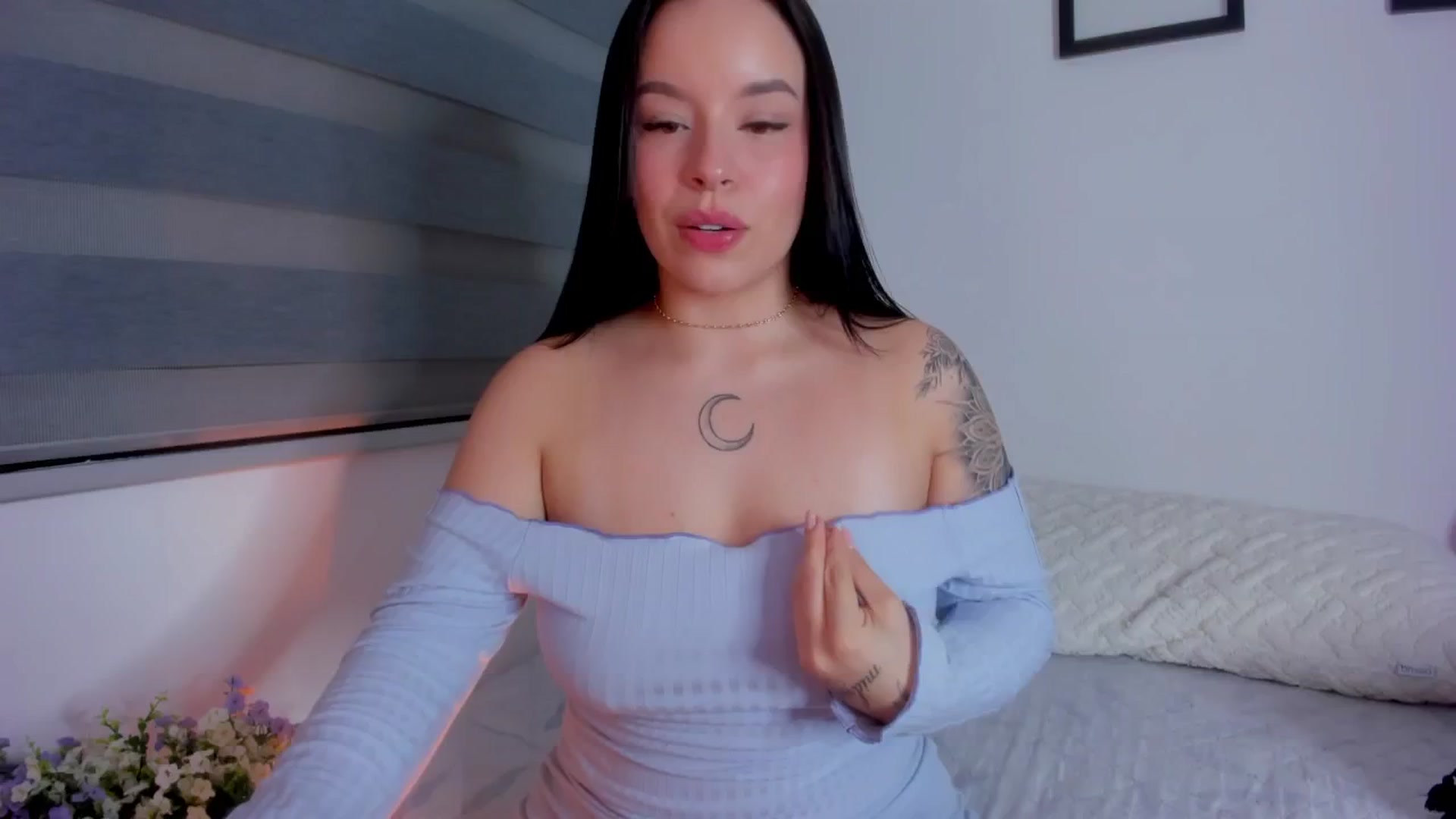 Gallery image thumbnail from Sexxygirl18x's myfreecams stream on, 06/13/2024, 01:12 image 2 of 20