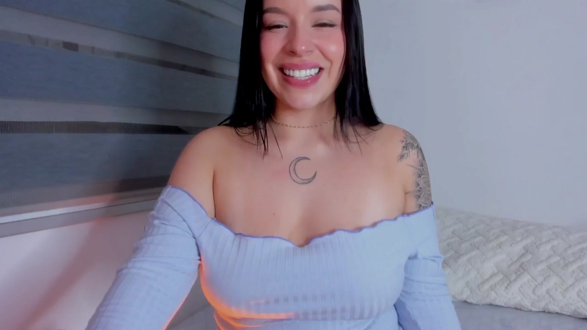 Gallery image thumbnail from Sexxygirl18x's myfreecams stream on, 06/13/2024, 02:52 image 6 of 20
