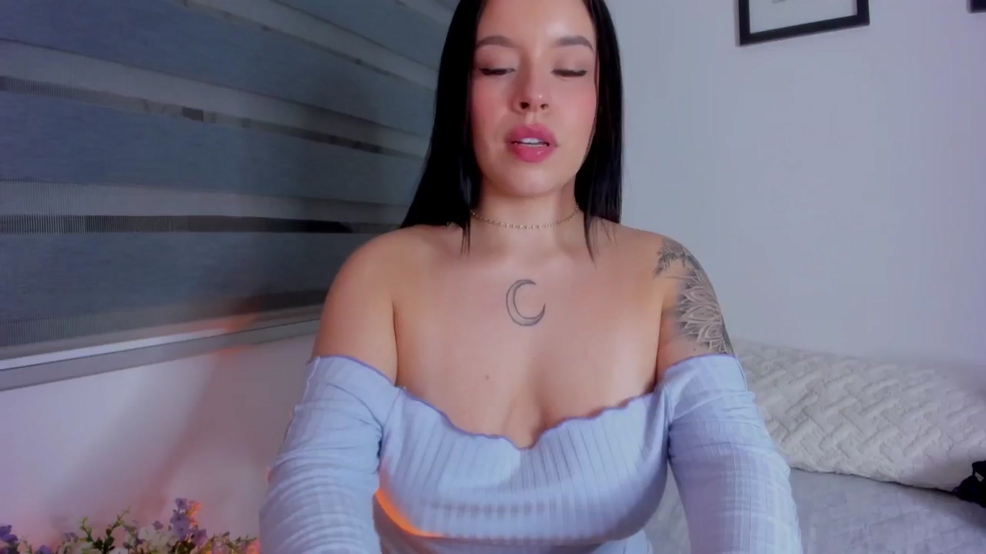 Gallery image thumbnail from Sexxygirl18x's myfreecams stream on, 06/13/2024, 02:52 image 18 of 20
