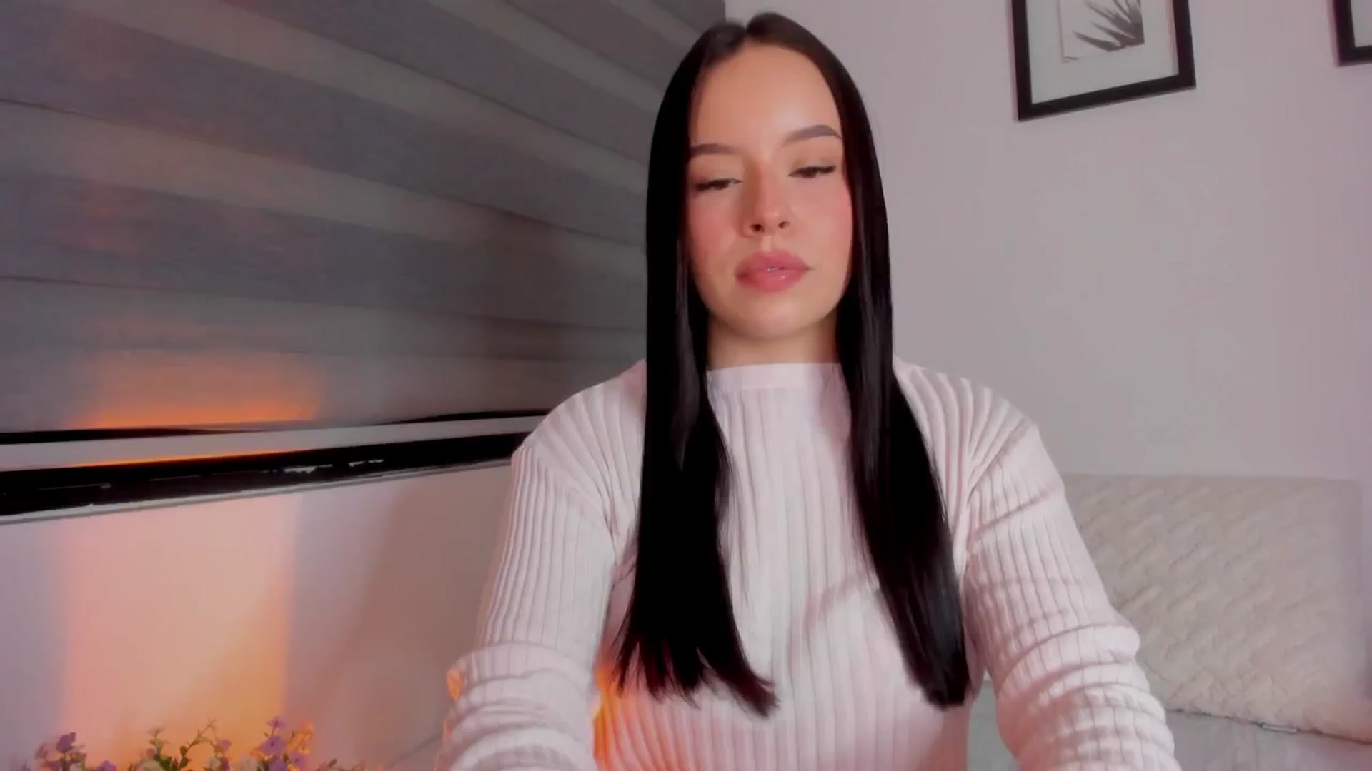 Gallery image thumbnail from Sexxygirl18x's myfreecams stream on, 06/14/2024, 24:36 image 16 of 20