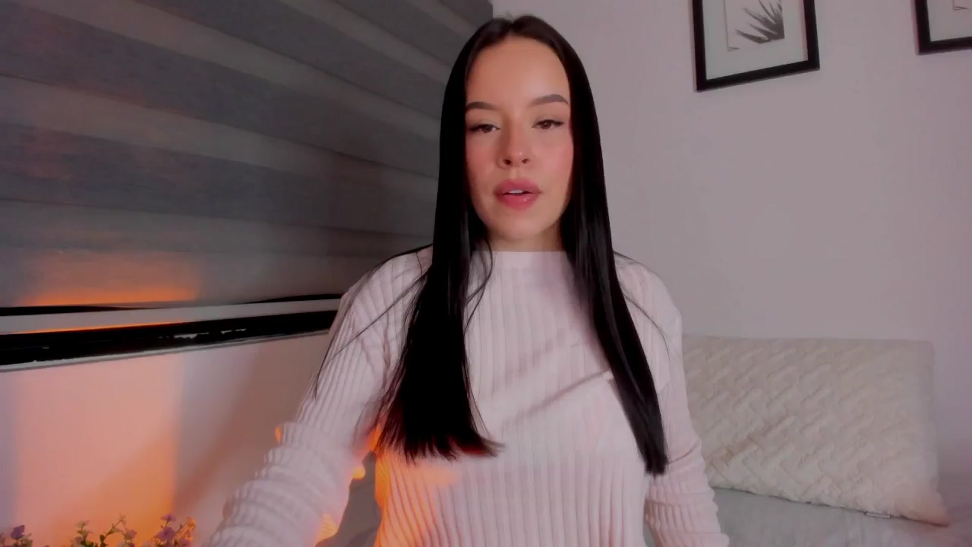 Gallery image thumbnail from Sexxygirl18x's myfreecams stream on, 06/14/2024, 24:36 image 8 of 20