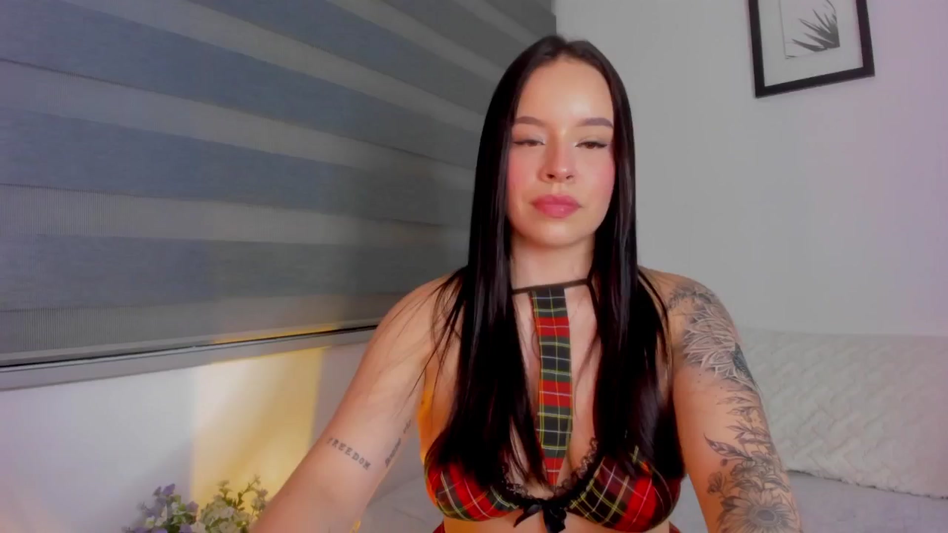 Gallery image thumbnail from Sexxygirl18x's myfreecams stream on, 06/15/2024, 24:15 image 6 of 20