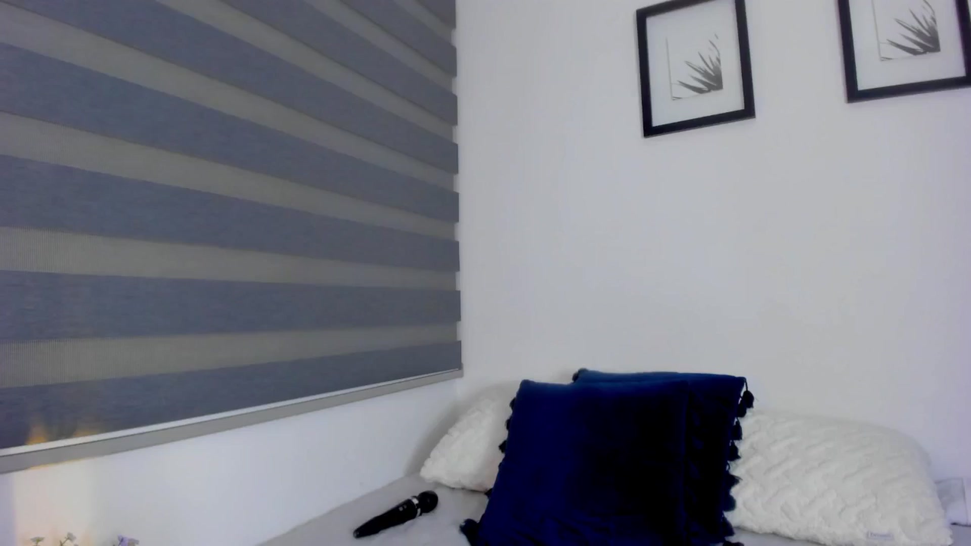 Gallery image thumbnail from Sexxygirl18x's myfreecams stream on, 06/21/2024, 01:40 image 6 of 20