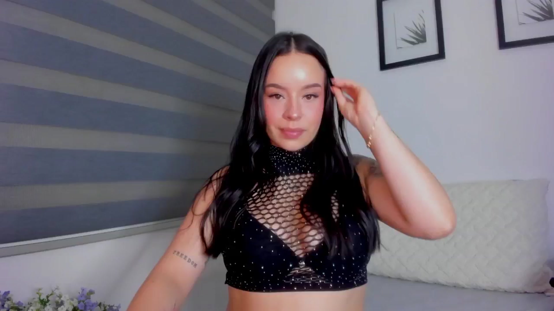 Gallery image thumbnail from Sexxygirl18x's myfreecams stream on, 06/22/2024, 24:03 image 4 of 20
